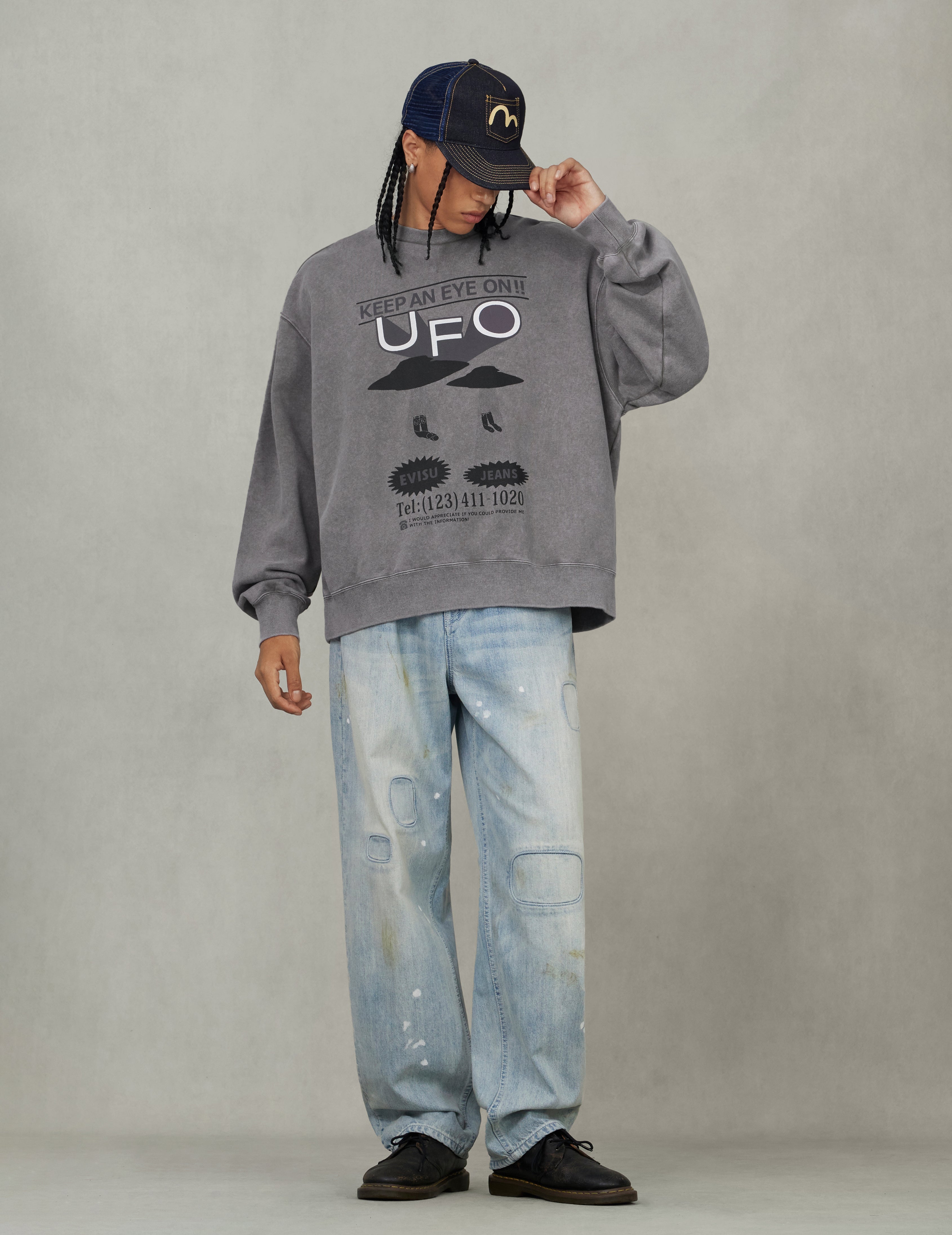 UFO印花與海鷗貼布繡寬版休閒衛衣