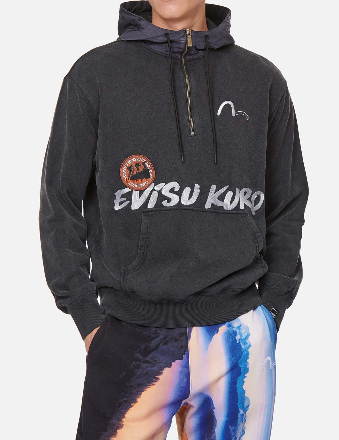 多徽章設計半拉鍊連帽衛衣