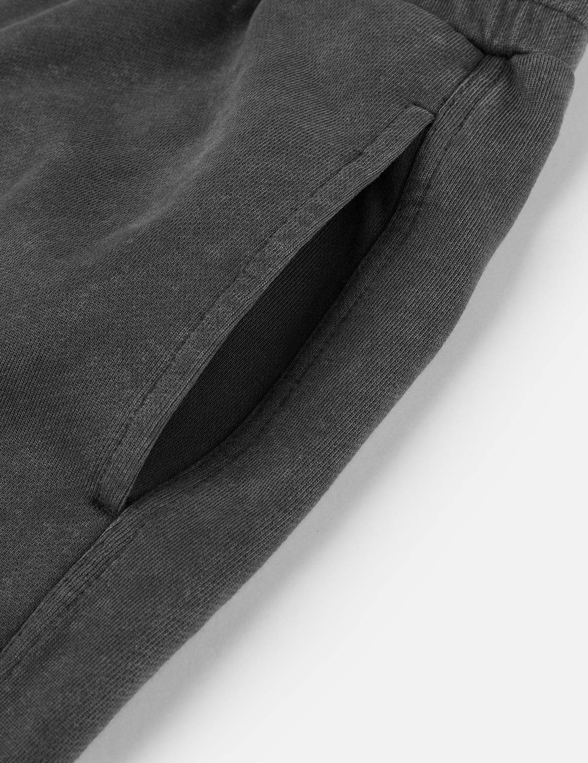 EVISUKURO E刺繡破損寬版運動褲