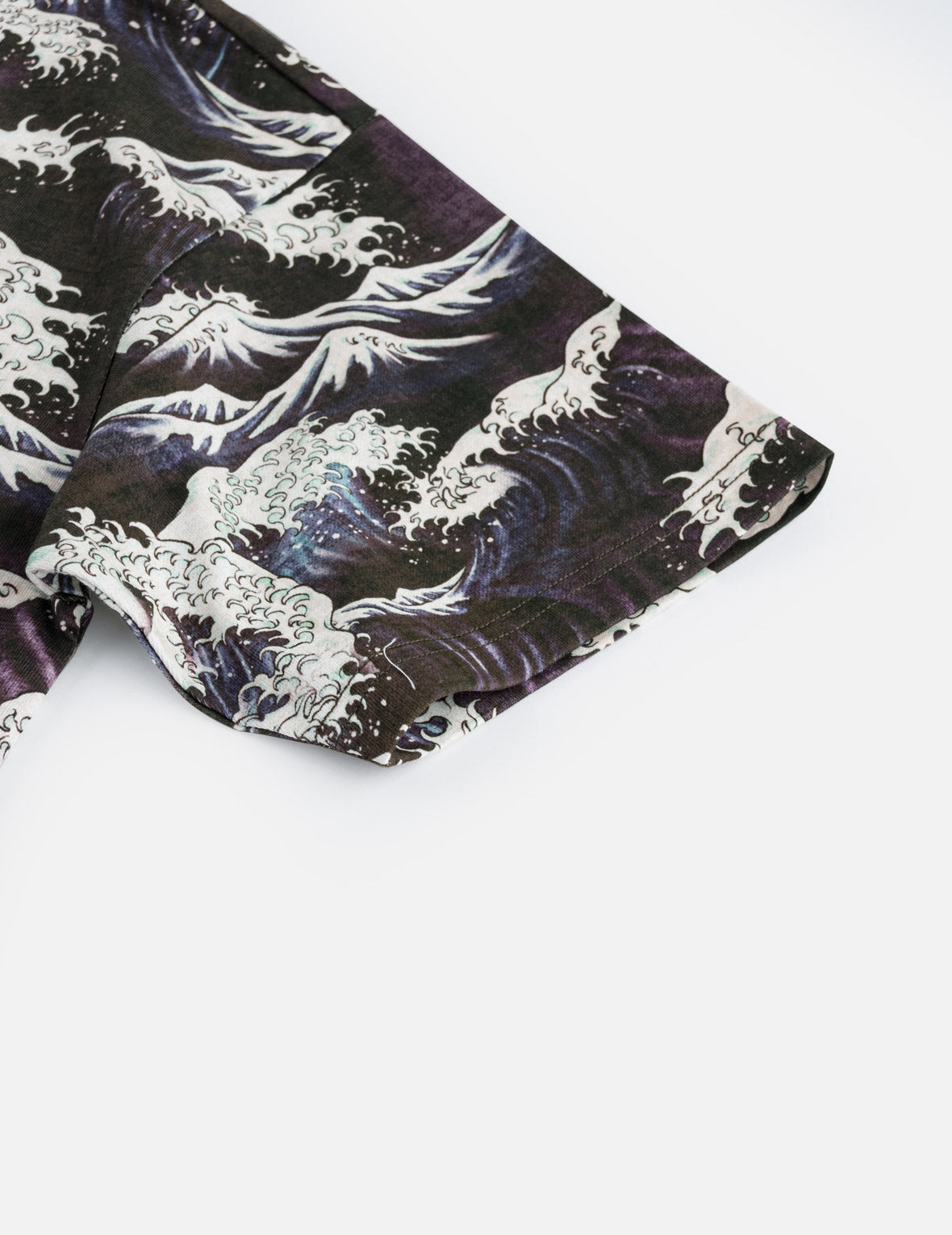 All-Over Wave Embroidered Seagull Tee