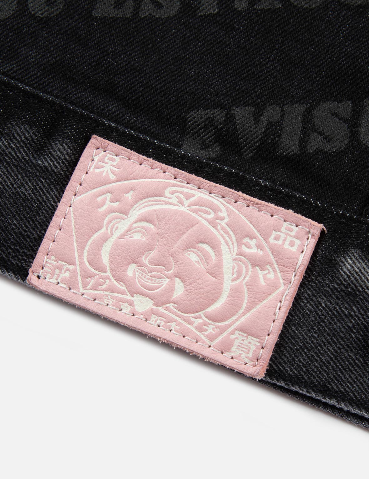 小海鷗刺繡與商標印花拼佈時尚版型牛仔外套