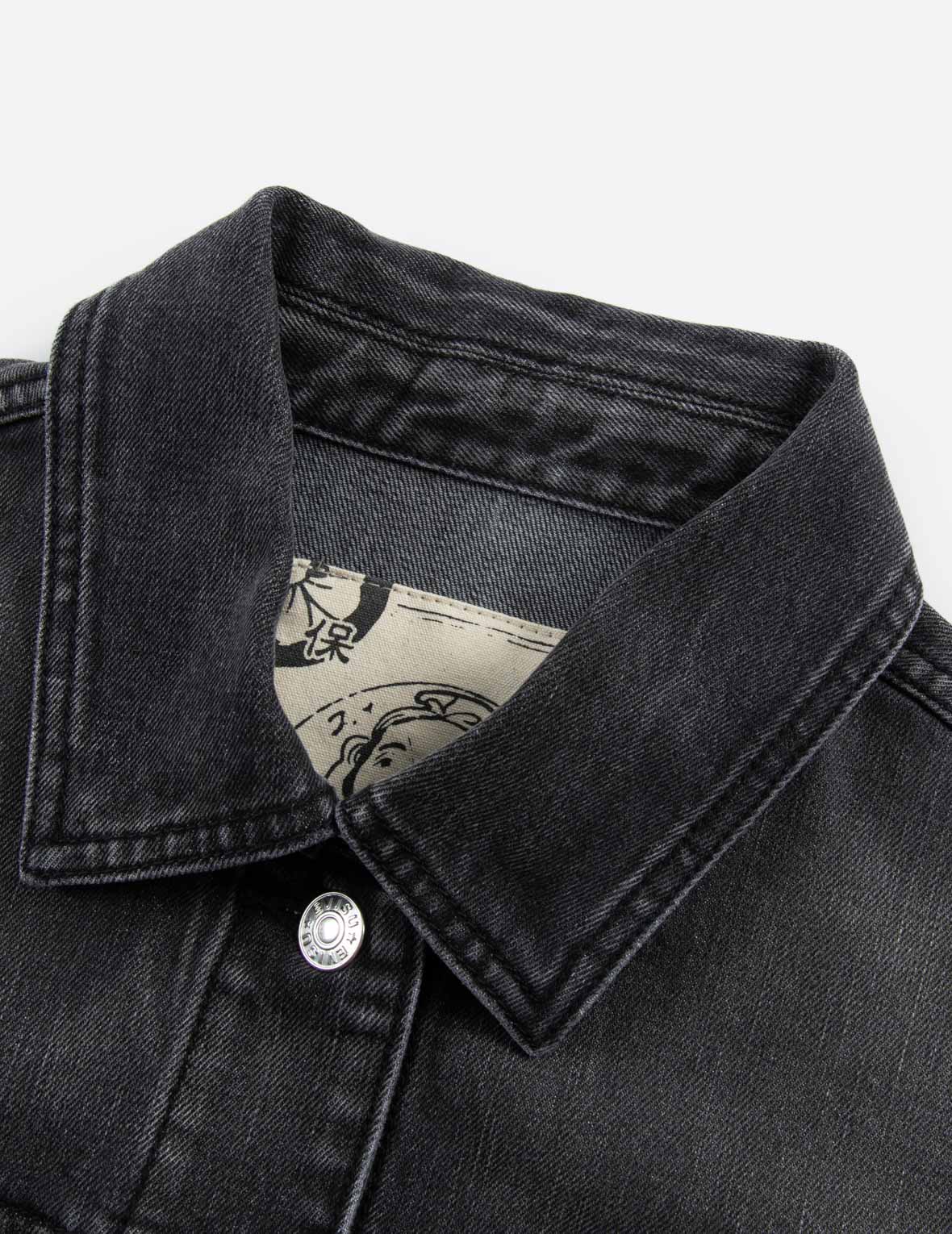 小海鷗刺繡與商標印花拼佈時尚版型牛仔外套