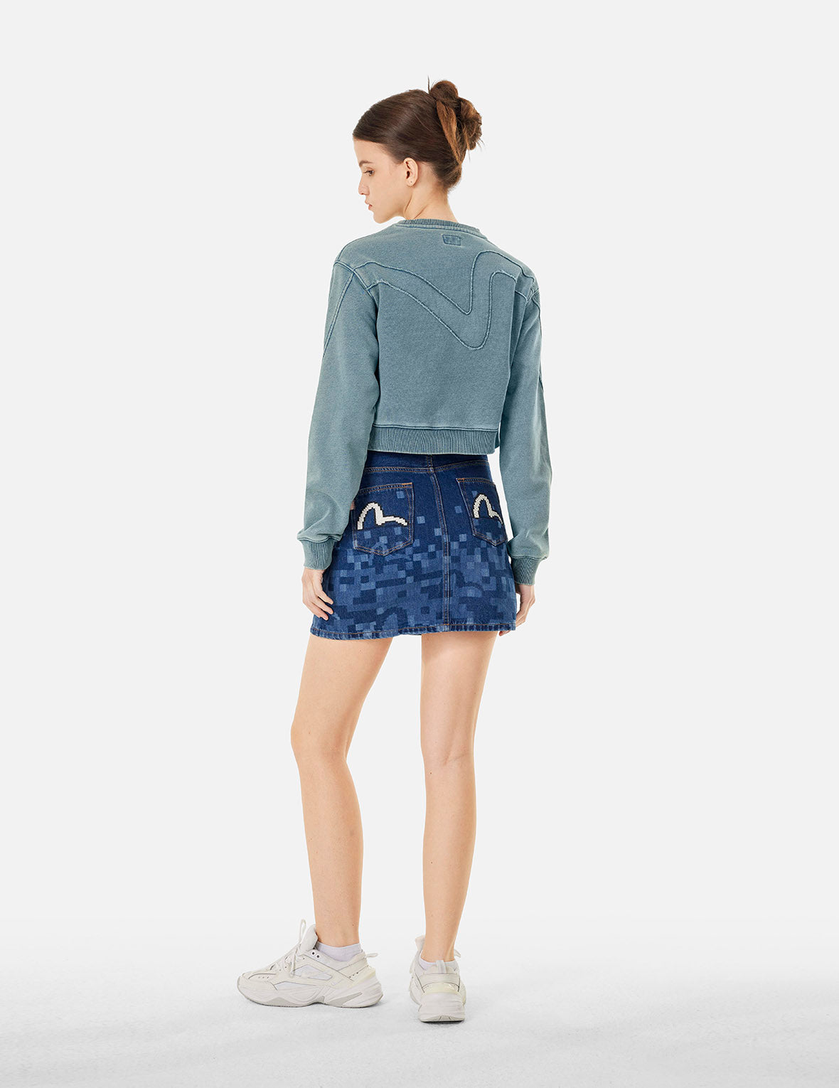 Distressed Appliqué Embroidery Washed Fashion Fit Cropped Sweatshirt