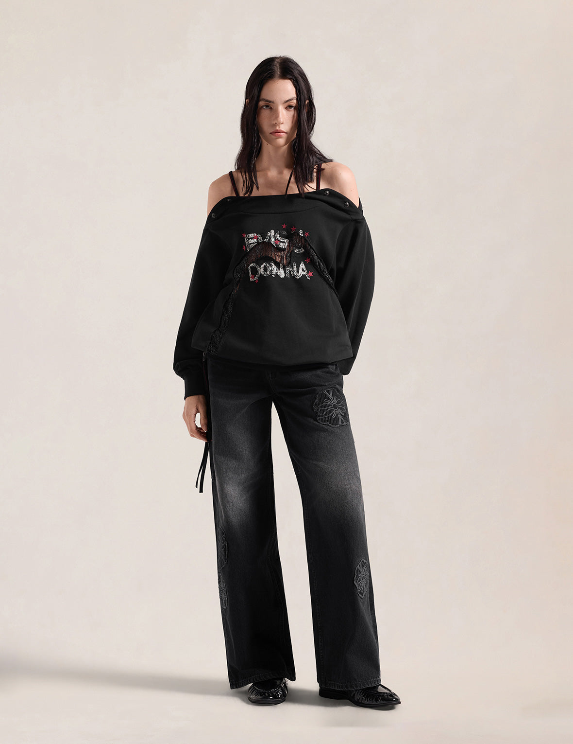 Kamon Appliqué Embroidered Straight Fit Jeans