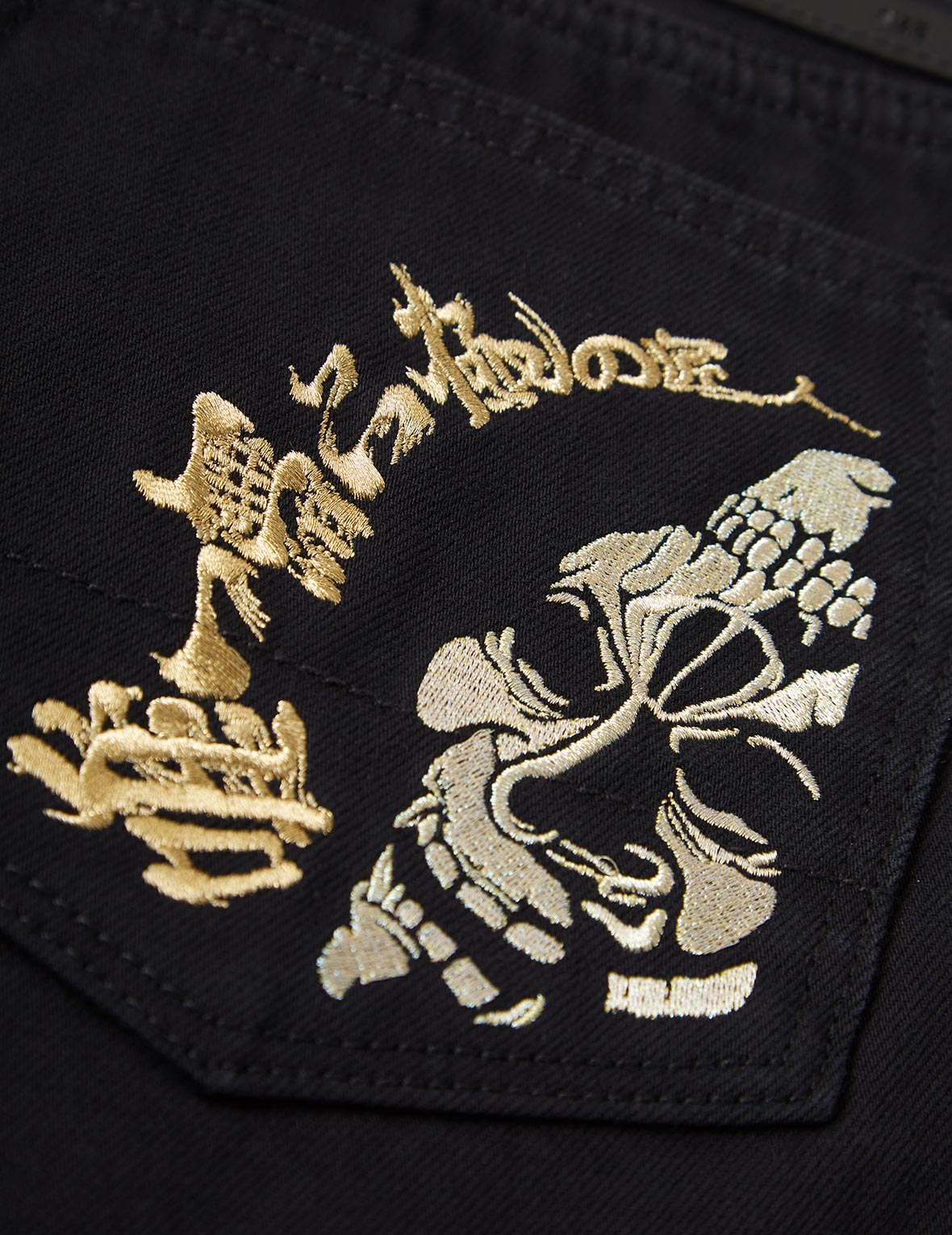 般若鬼頭刺繡牛仔短褲