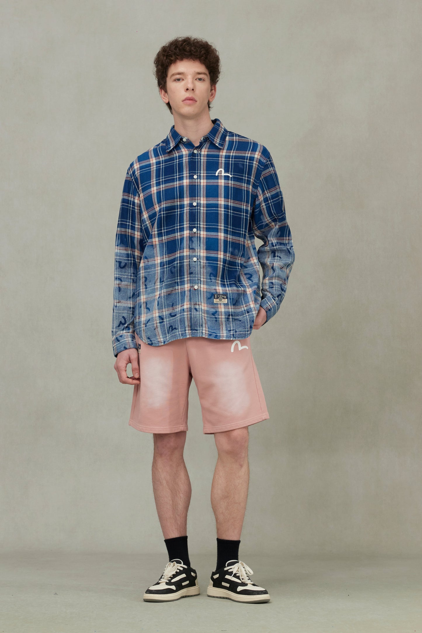 滿地海鷗印花寬版休閒長格紋襯衫