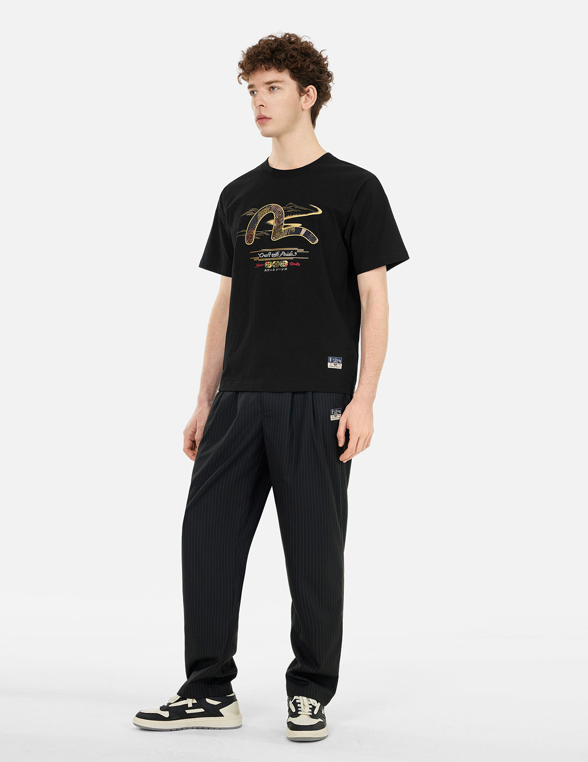 Brocade Seagull Appliqué Regular Fit T-shirt