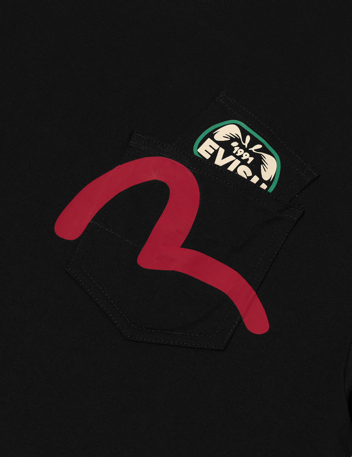 Multi-Pocket and Multi-Print Detail Relax Fit T-Shirt