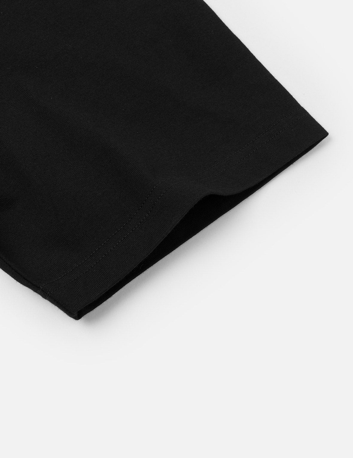 Multi-Pocket and Multi-Print Detail Relax Fit T-Shirt