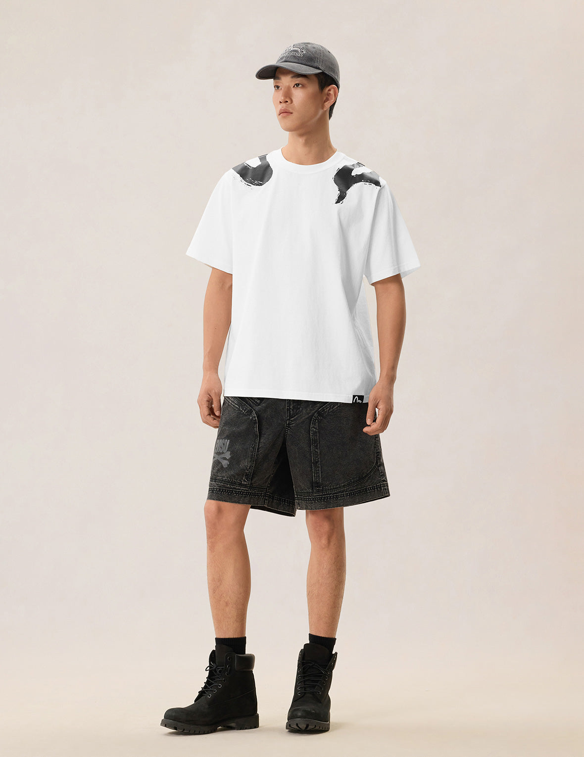 EVISU Brushstroke Cross-shoulder Logo T-Shirt