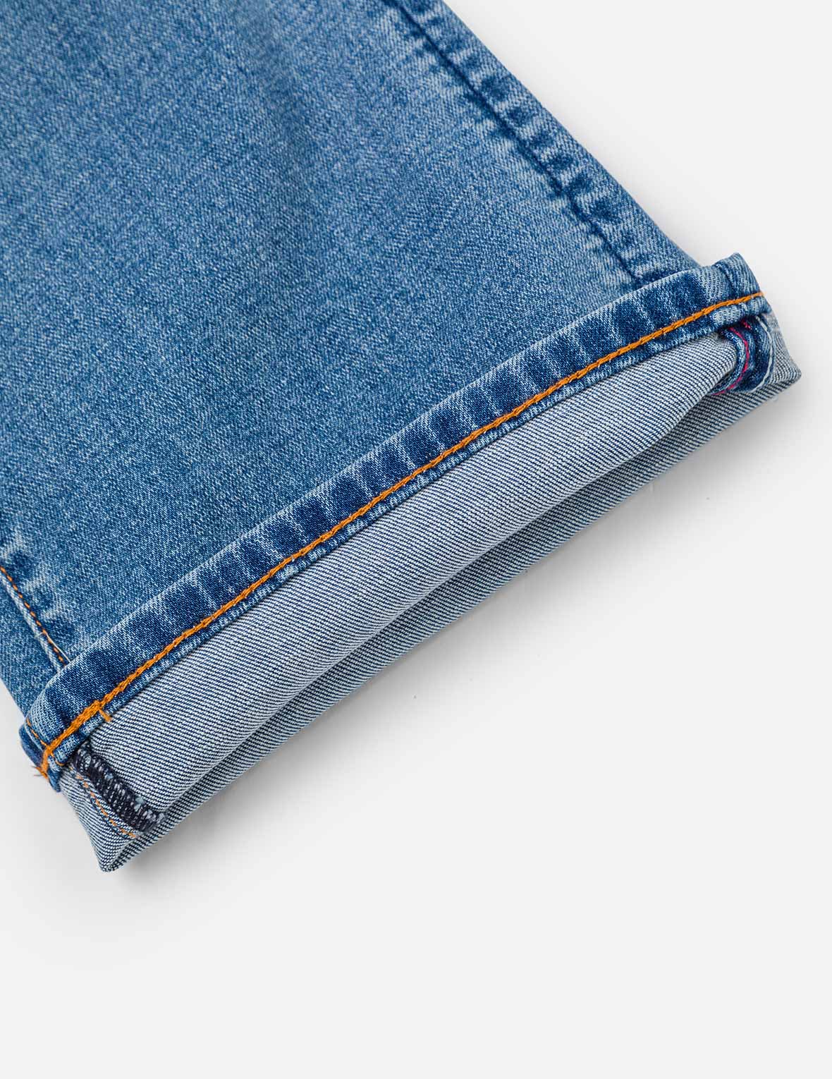 水洗海鷗與圖騰刺繡喇叭褲牛仔褲