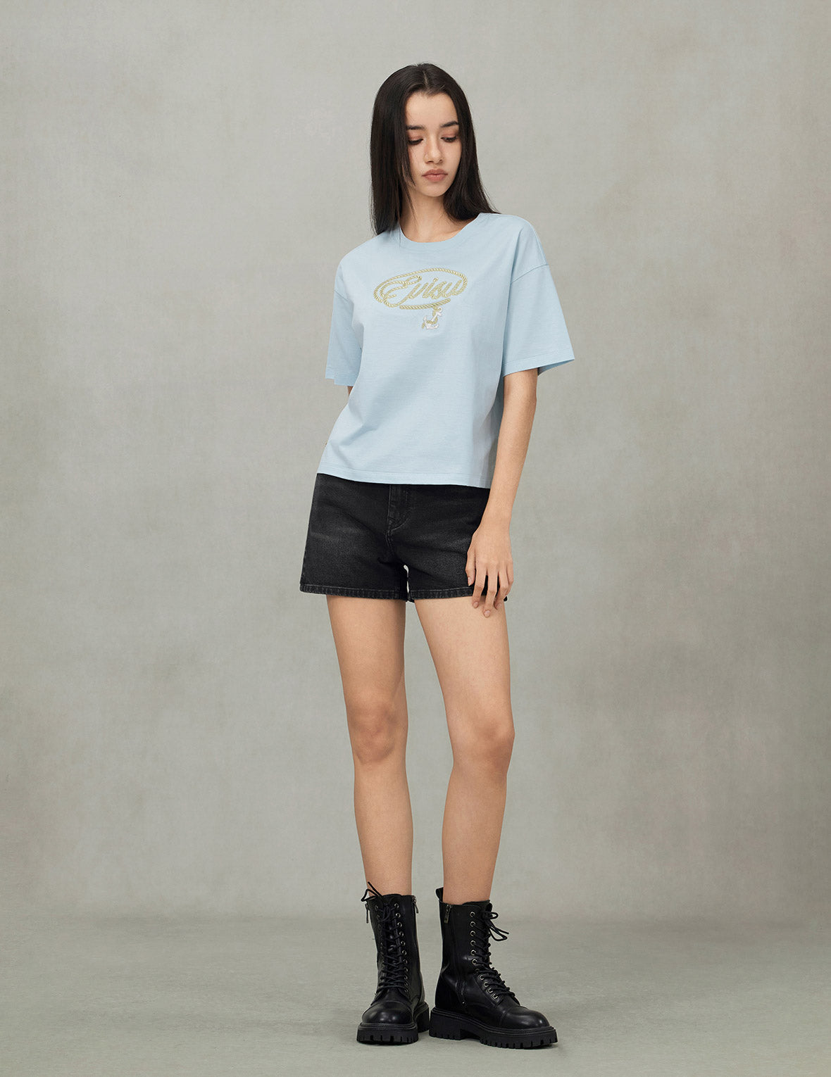 Rope Twist Logo and Anchor Embroidery Cropped T-Shirt