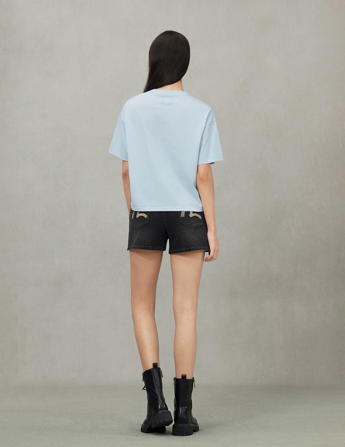 Rope Twist Logo and Anchor Embroidery Cropped T-Shirt