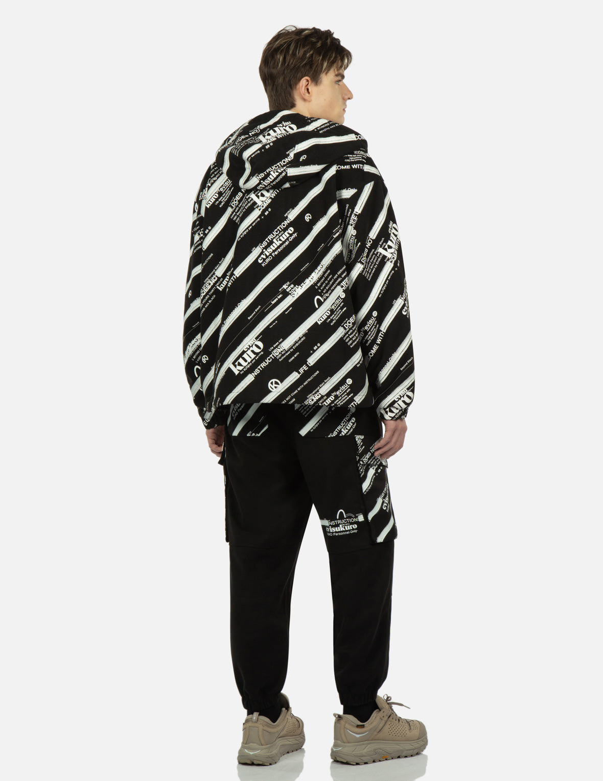 滿地Logo及個性口號印花夾層夾克