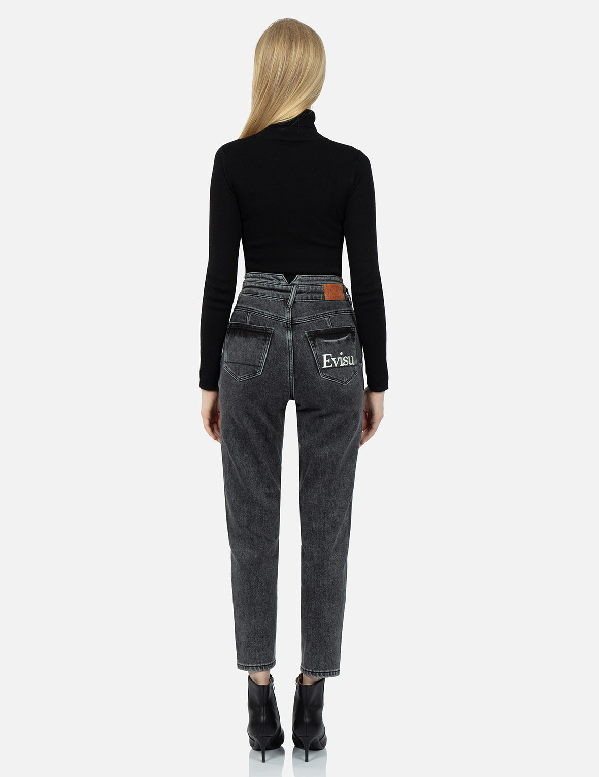 標誌刺繡錐形牛仔褲