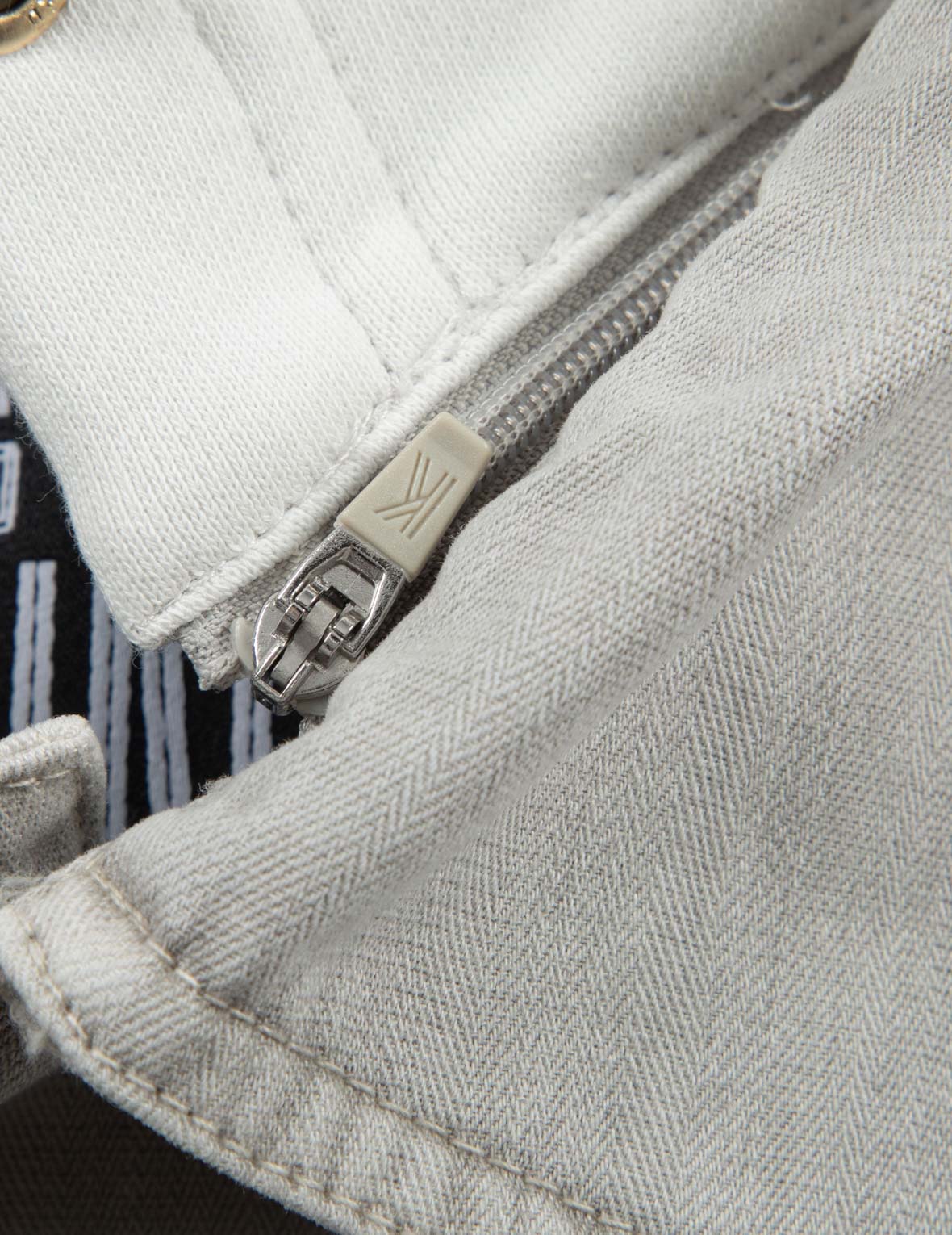 商標徵章及小海鷗刺繡寬版卡車外套