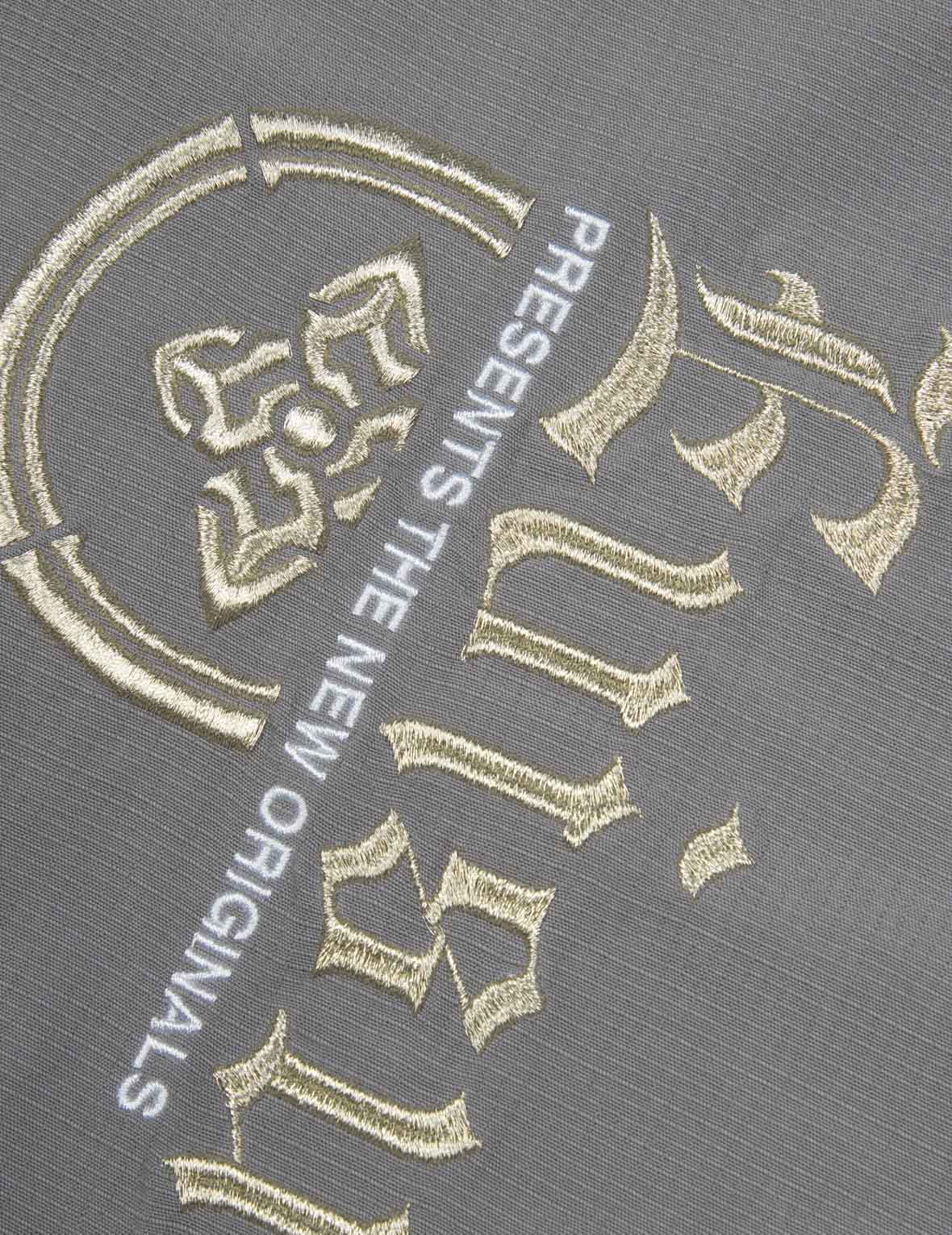 假兩件式休閒版型襯衫