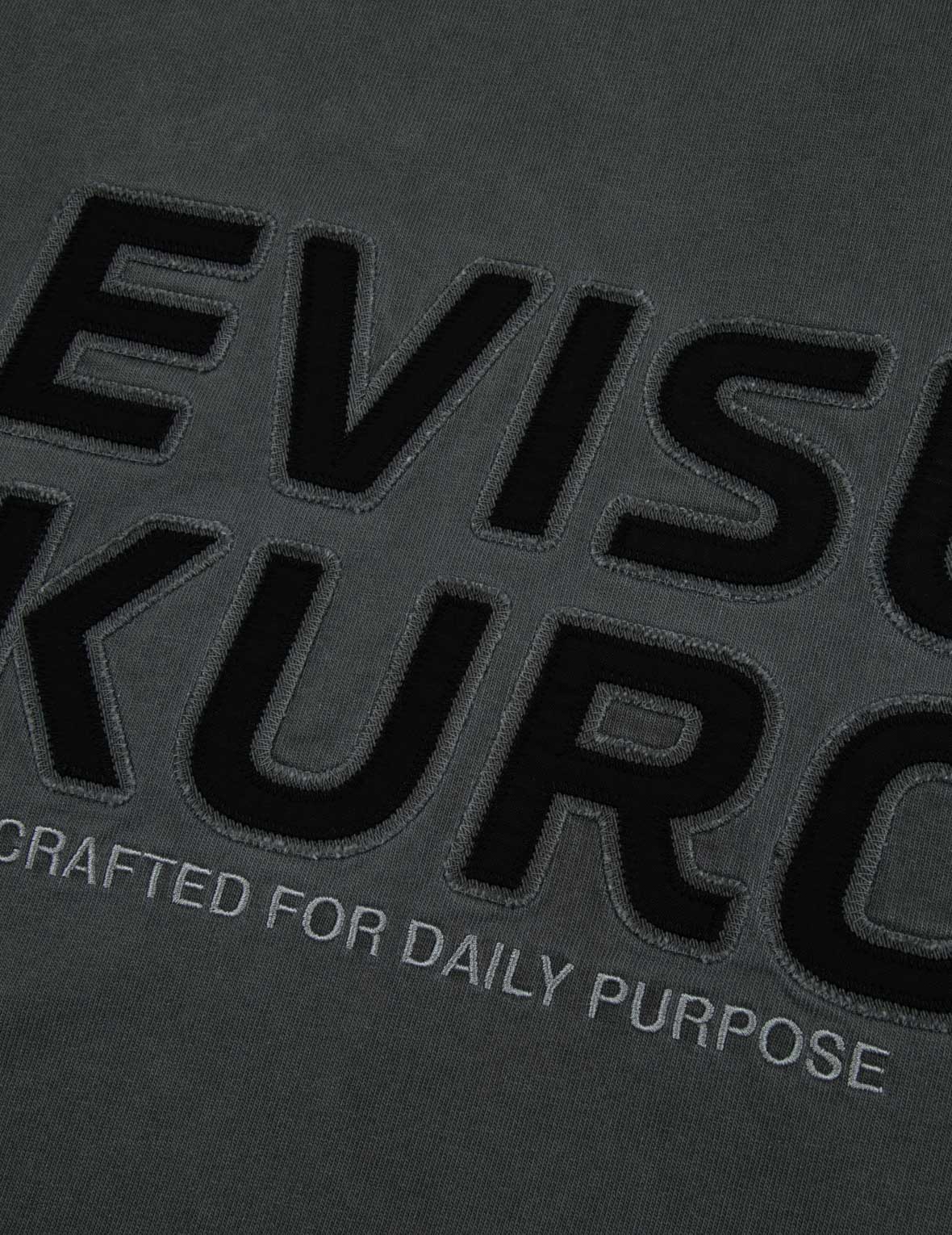商標貼布和標語刺繡超寬版T恤
