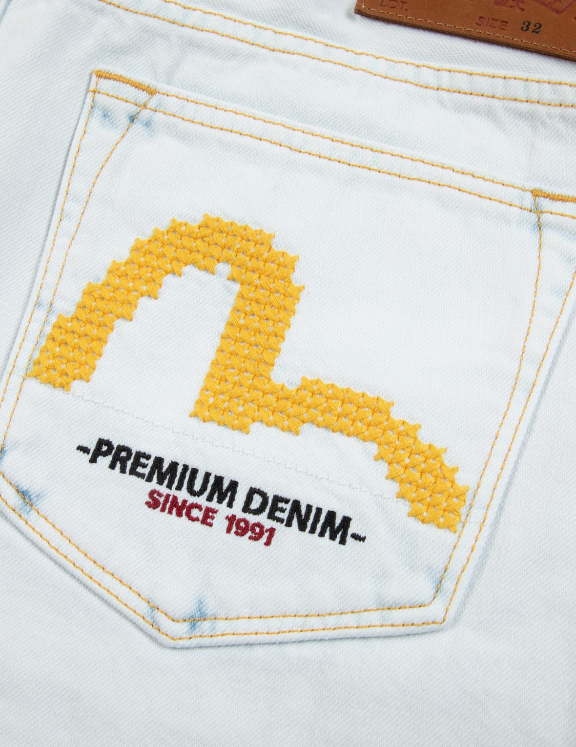 小海鷗刺繡漂洗牛仔短褲