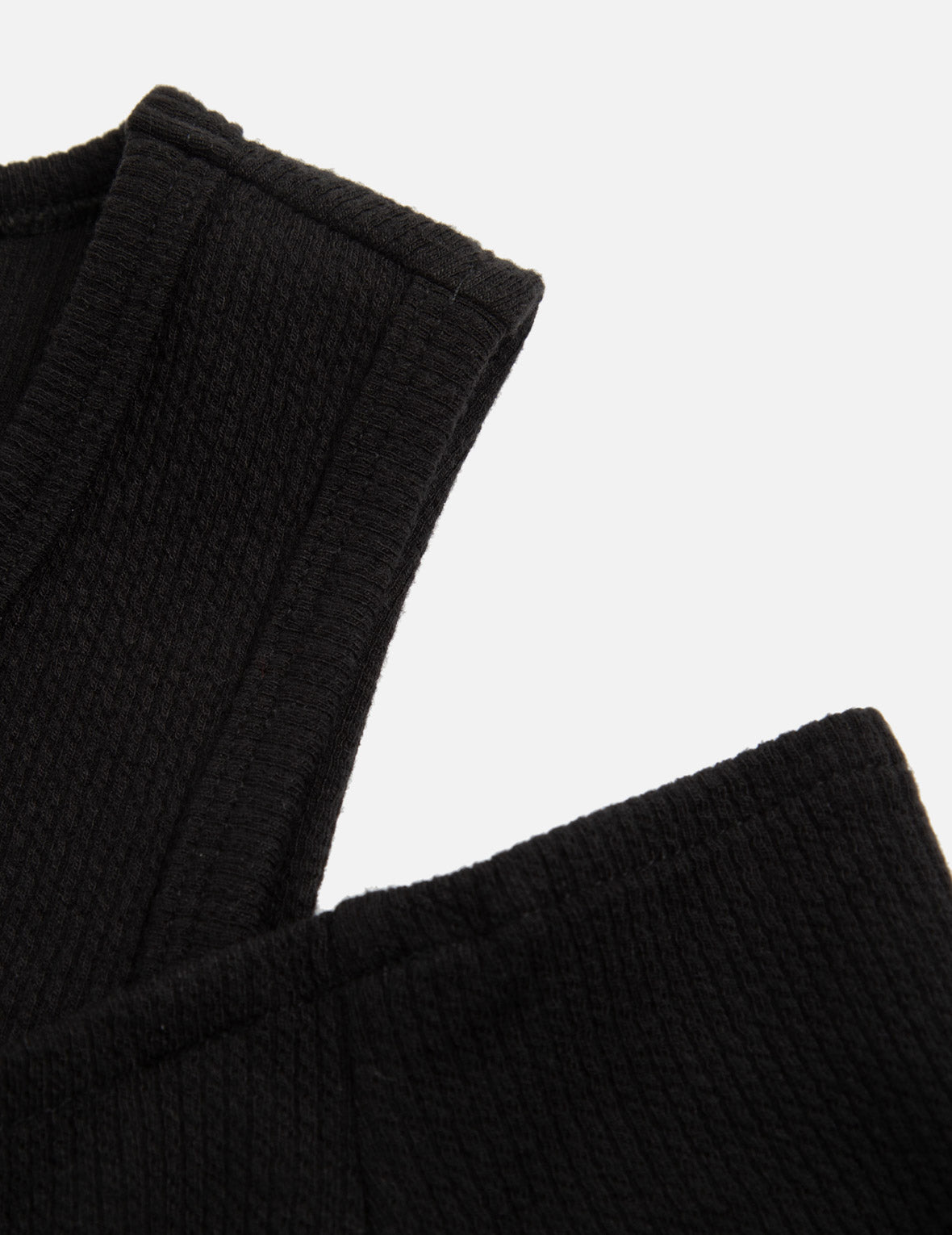 商標配件露肩和假兩件時尚版型上衣