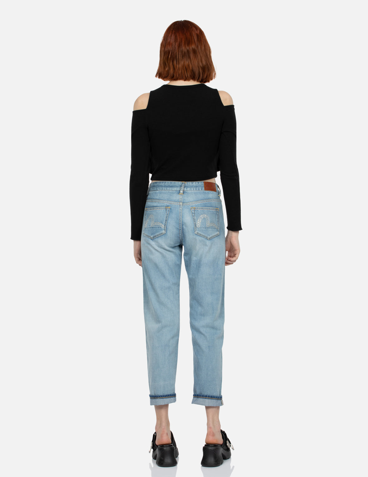 商標配件露肩和假兩件時尚版型上衣