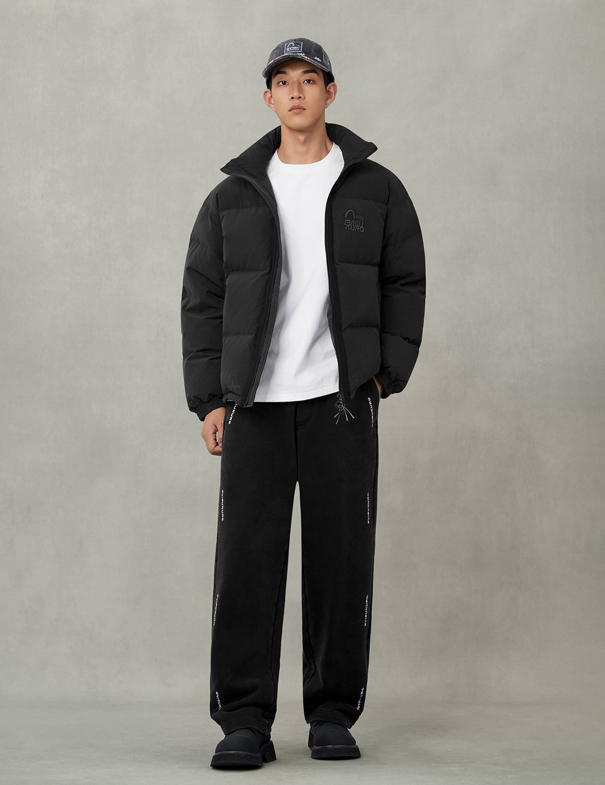 Logo Embroidery Relax Fit Sweatpants