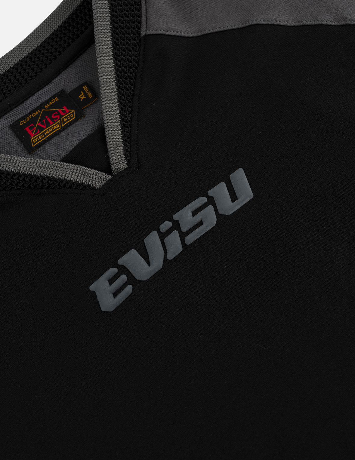 3D Logo Sport V-Neck Long-Sleeve T-Shirt