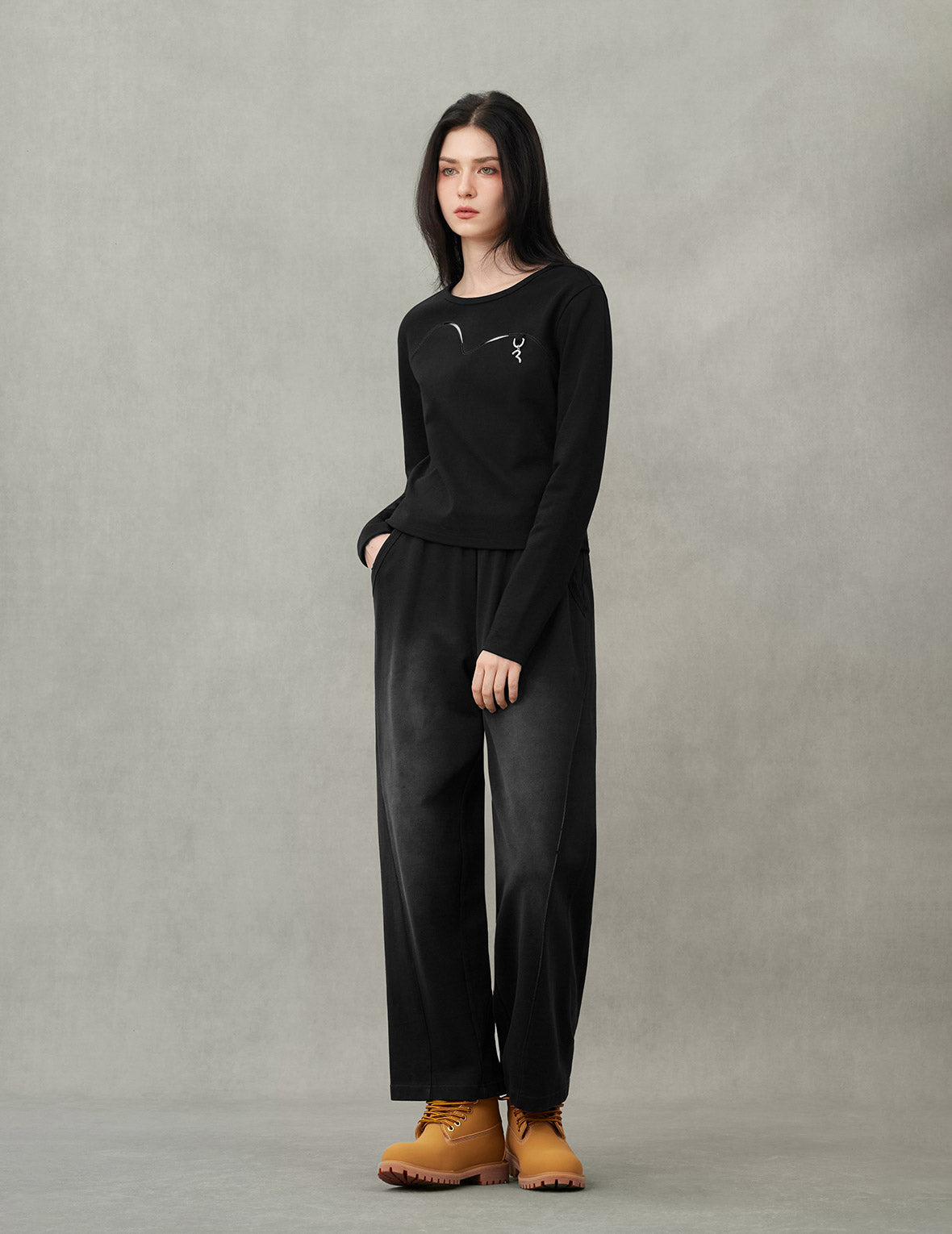 Seagull-shaped Cutout Design Fashion Fit Long-sleeve Top