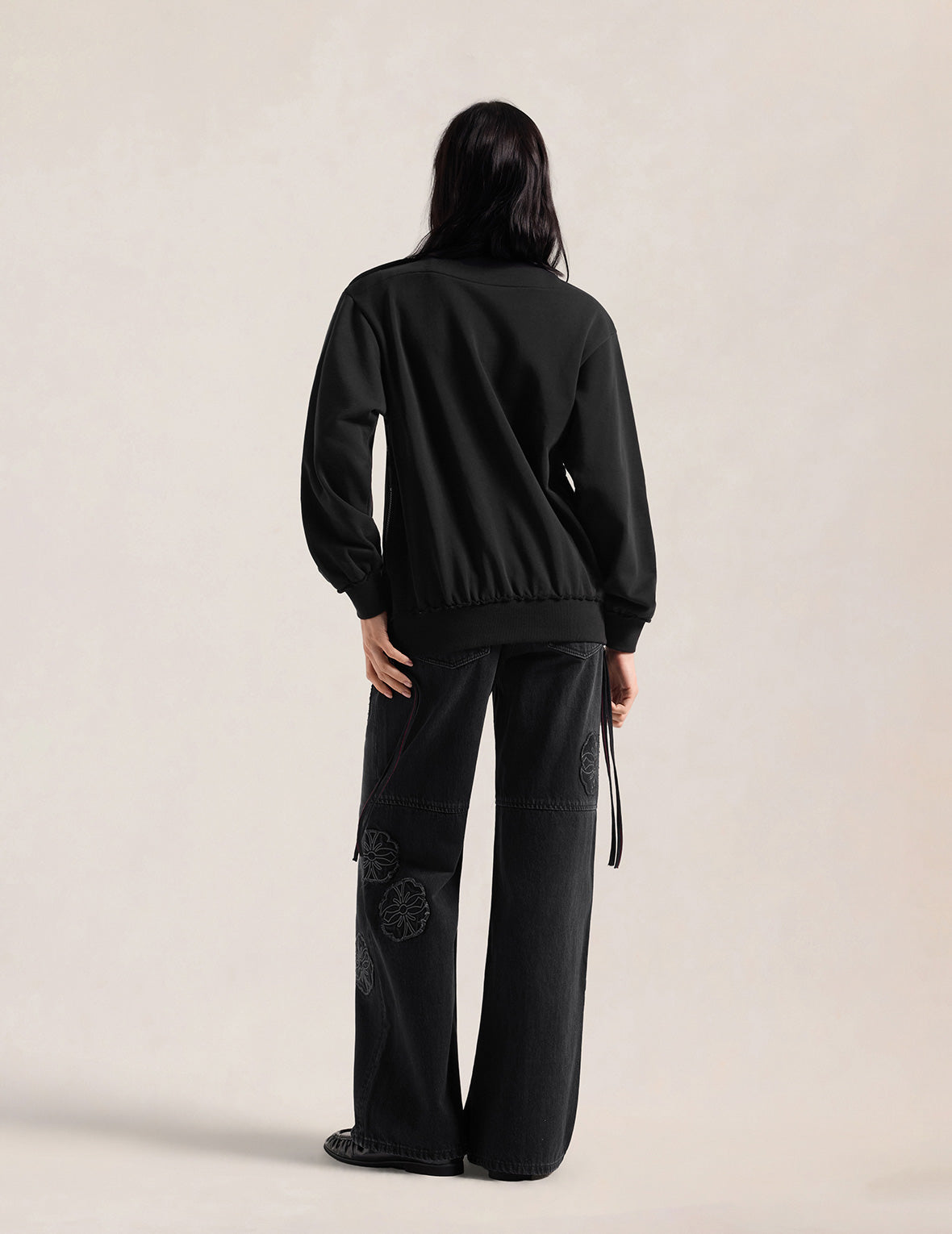 Kamon Appliqué Embroidered Straight Fit Jeans