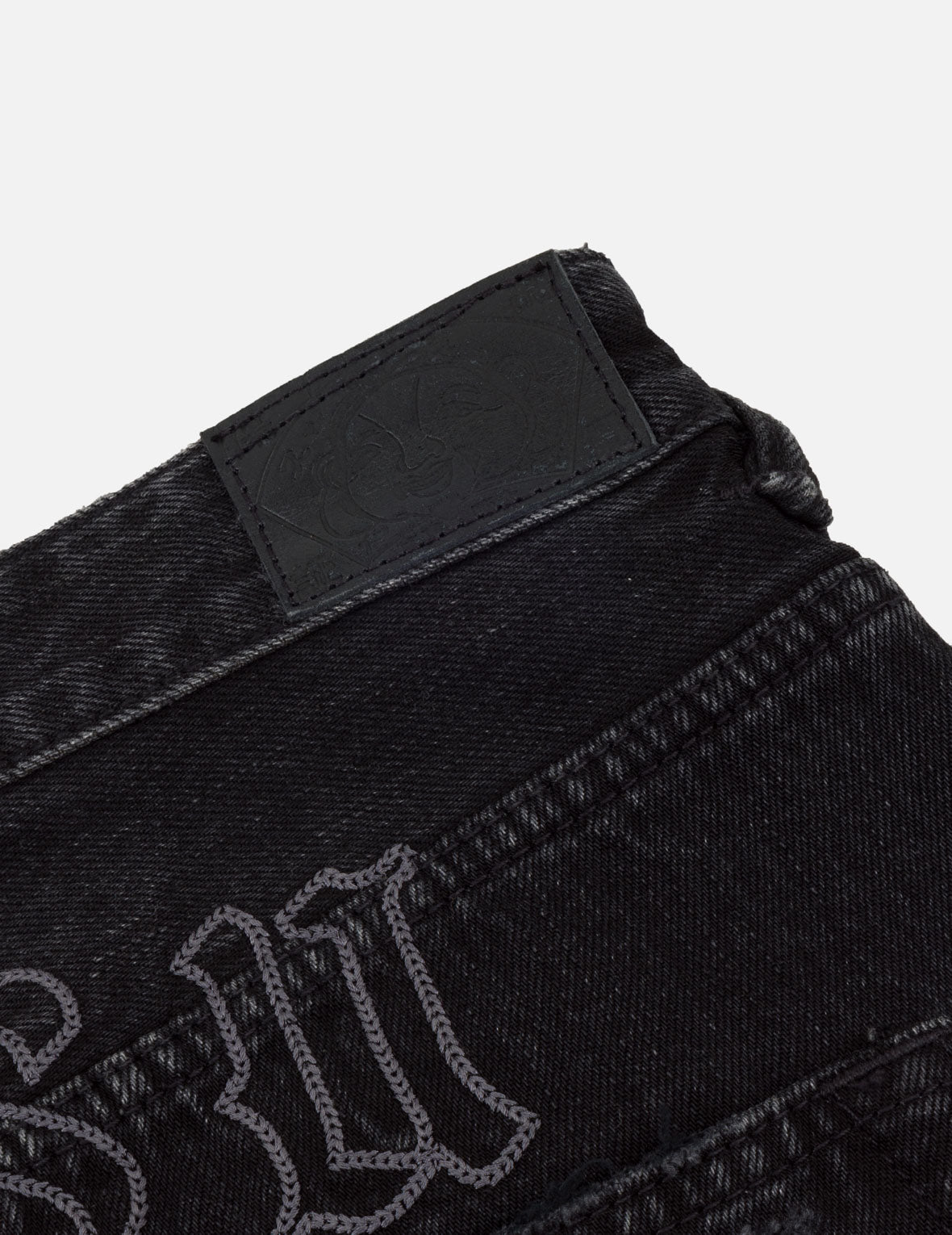 Kamon Appliqué Embroidered Straight Fit Jeans