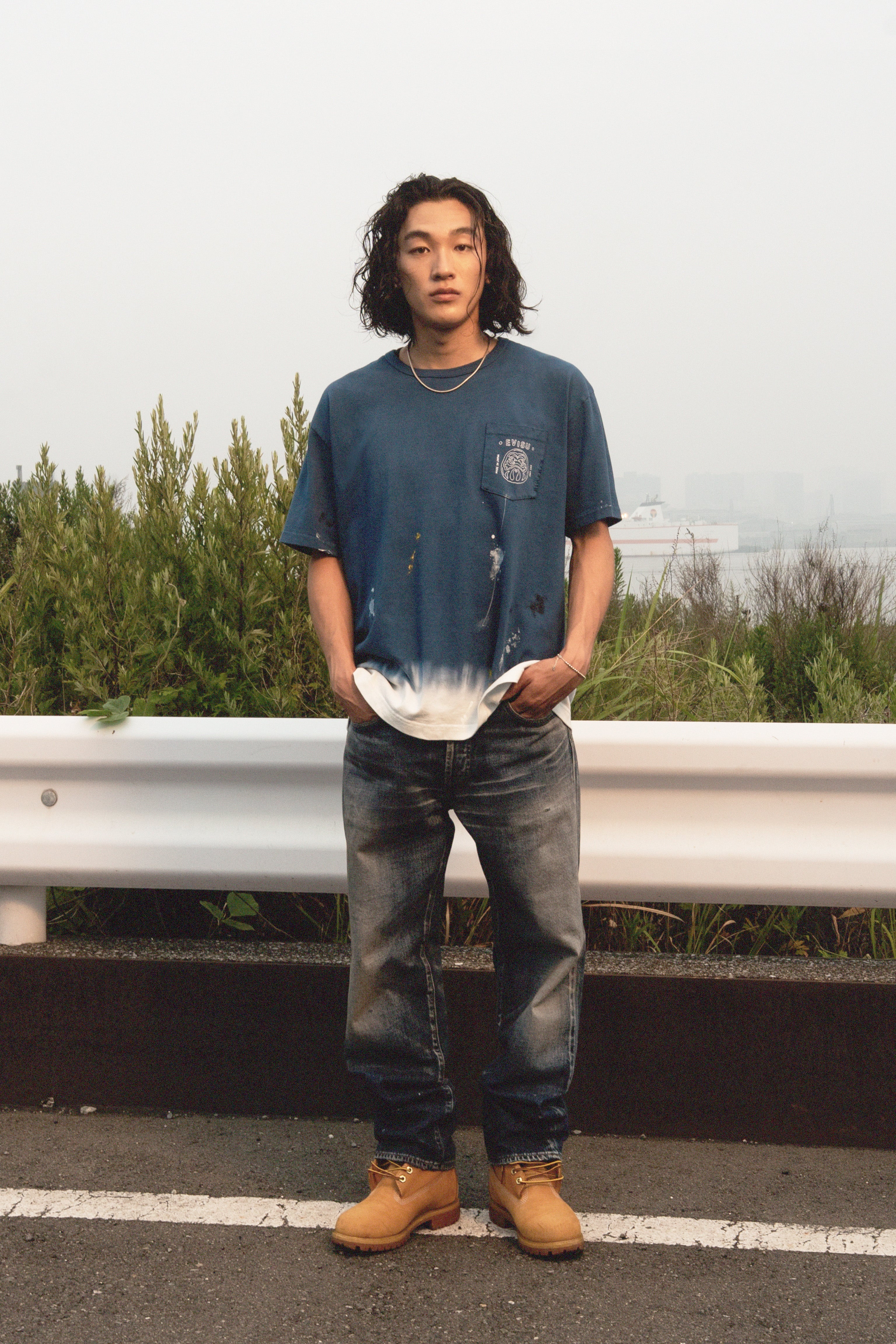Daruma and Logo Embroidery Regular Fit Dip dyeing T-shirt