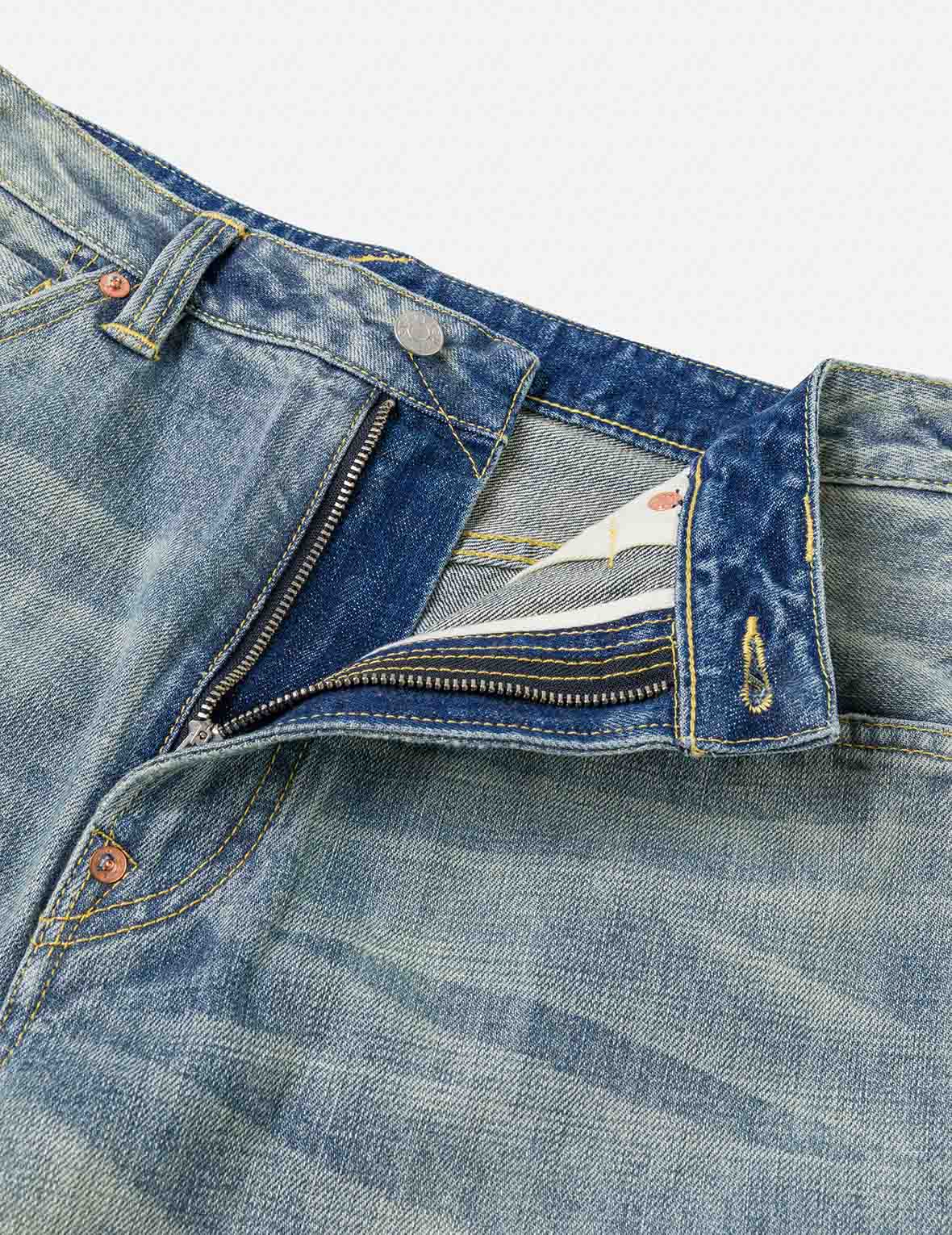 5-Pocket Distressed Jeans