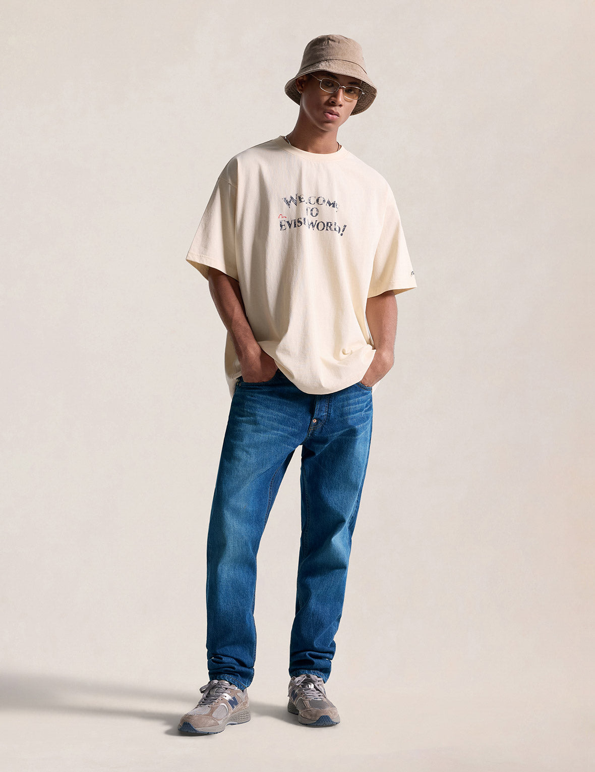 Mid-washed Seagull Print Taper Fit Jeans #2017