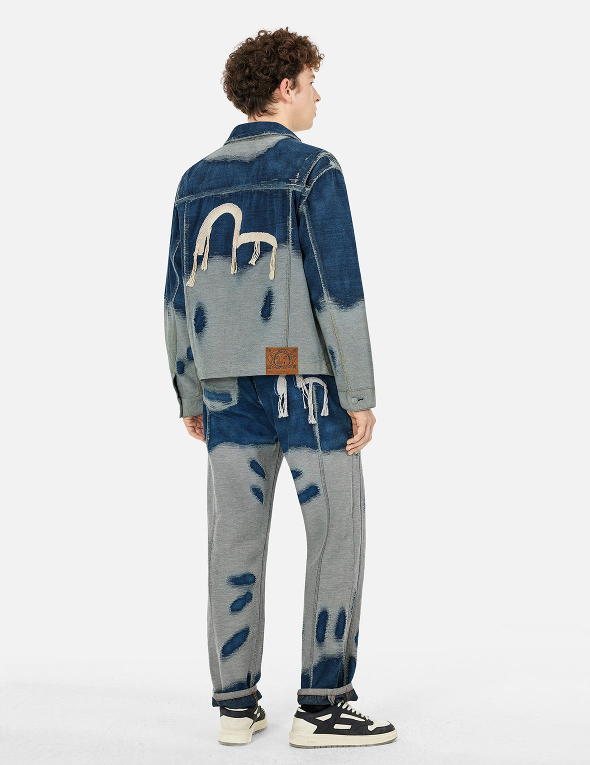 Distressed Seagull Embroidery Fashion Fit Denim Jeans – EVISU