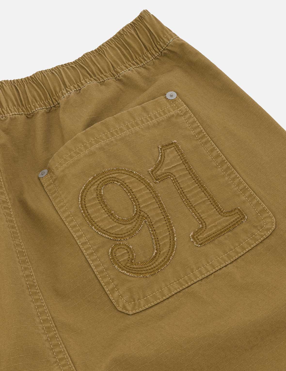 Kamon and "91" Appliqué Embroidery Regular Fit Cargo Shorts