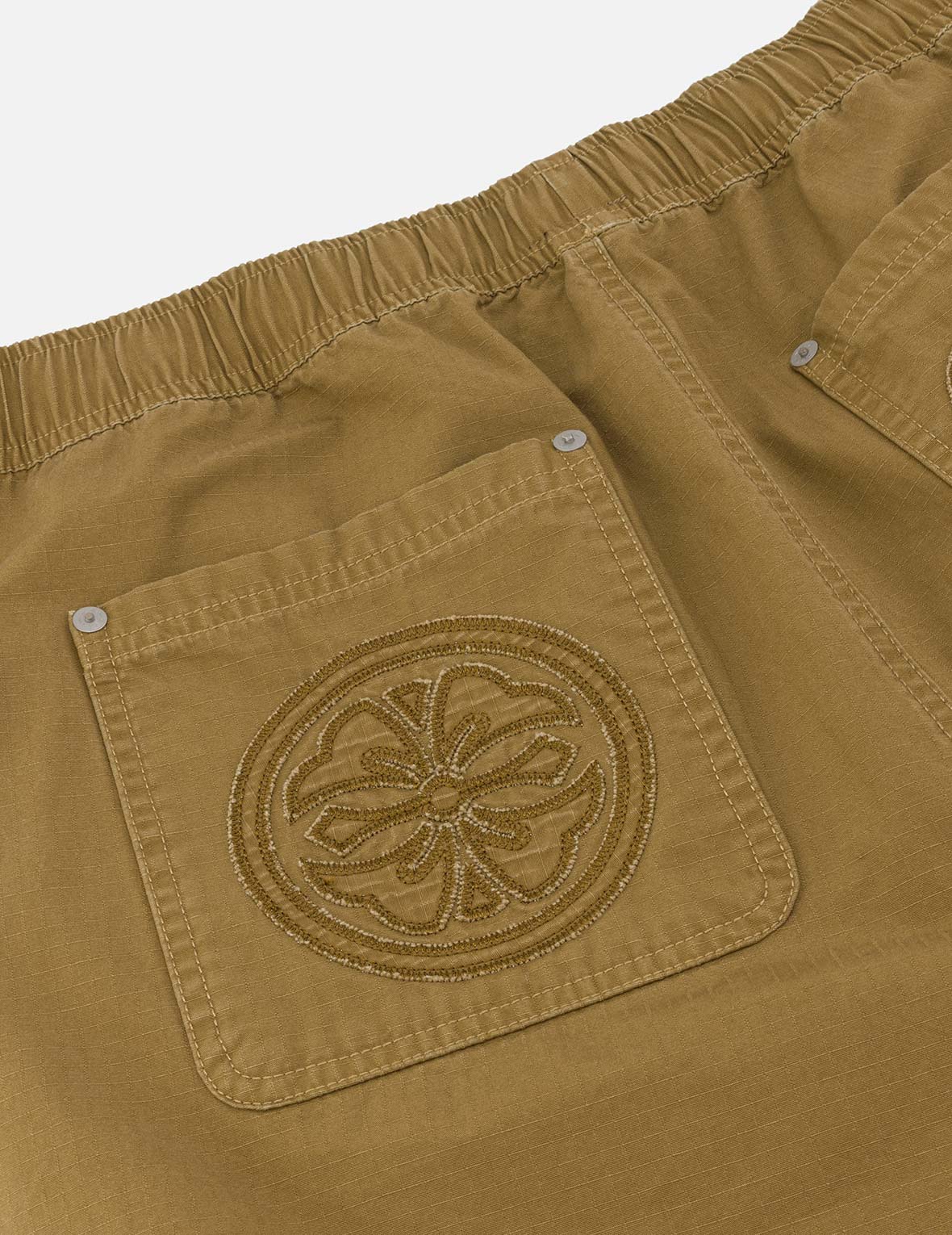 Kamon and "91" Appliqué Embroidery Regular Fit Cargo Shorts