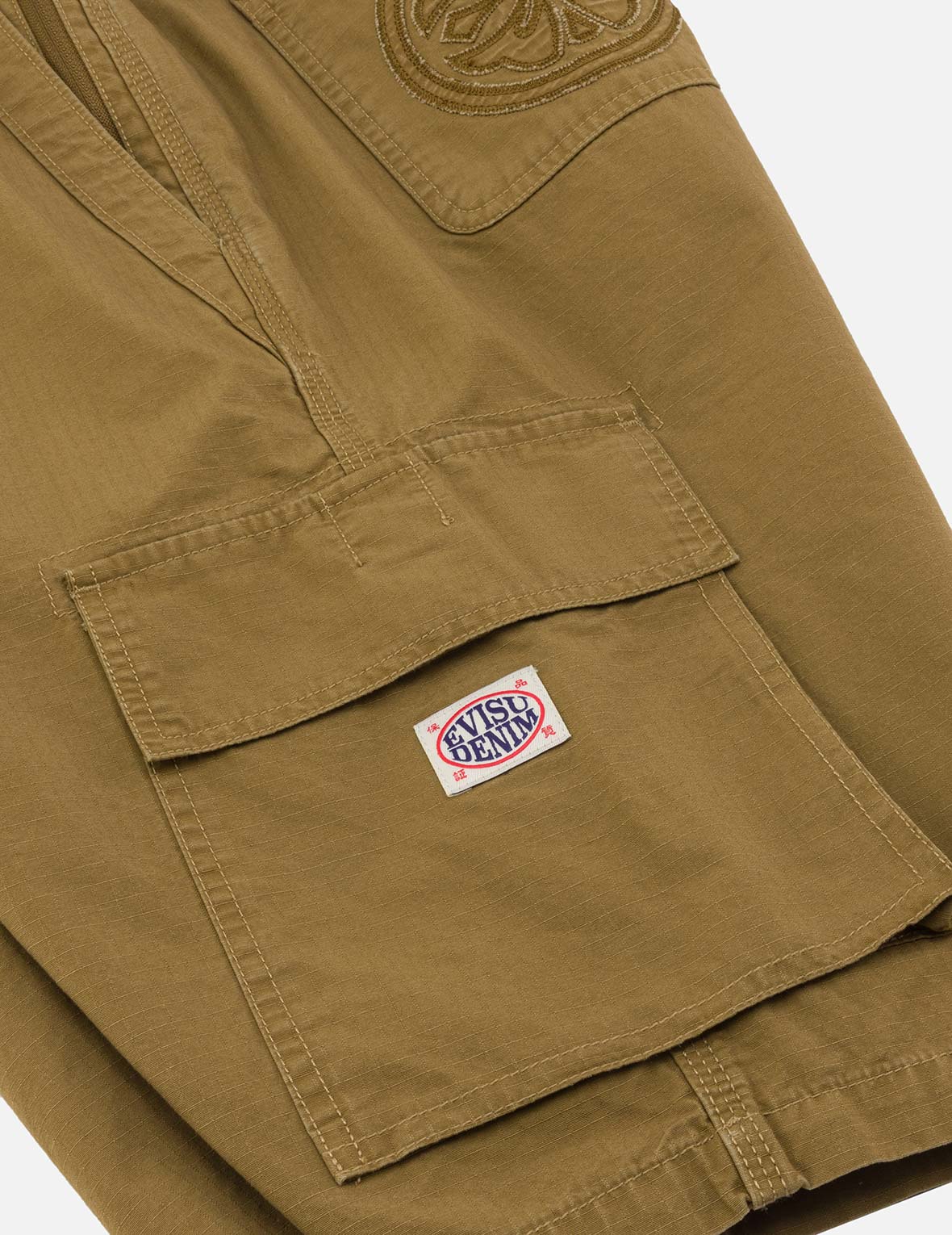 Kamon and "91" Appliqué Embroidery Regular Fit Cargo Shorts