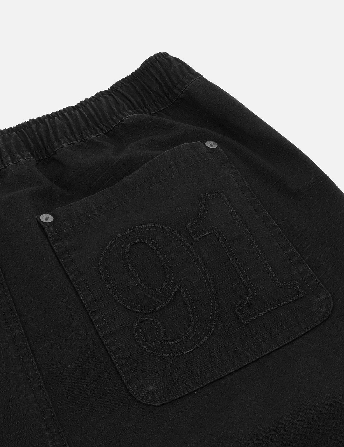Kamon and "91" Appliqué Embroidery Regular Fit Cargo Shorts