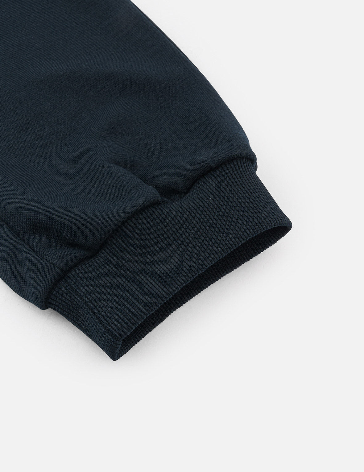 海報大M印花時尚版型運動褲