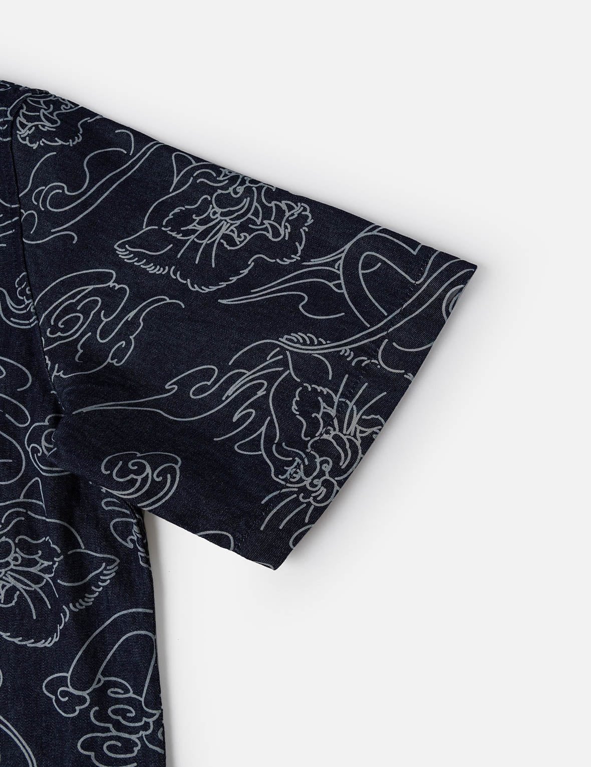 滿版豹子雲朵牛仔短袖襯衫