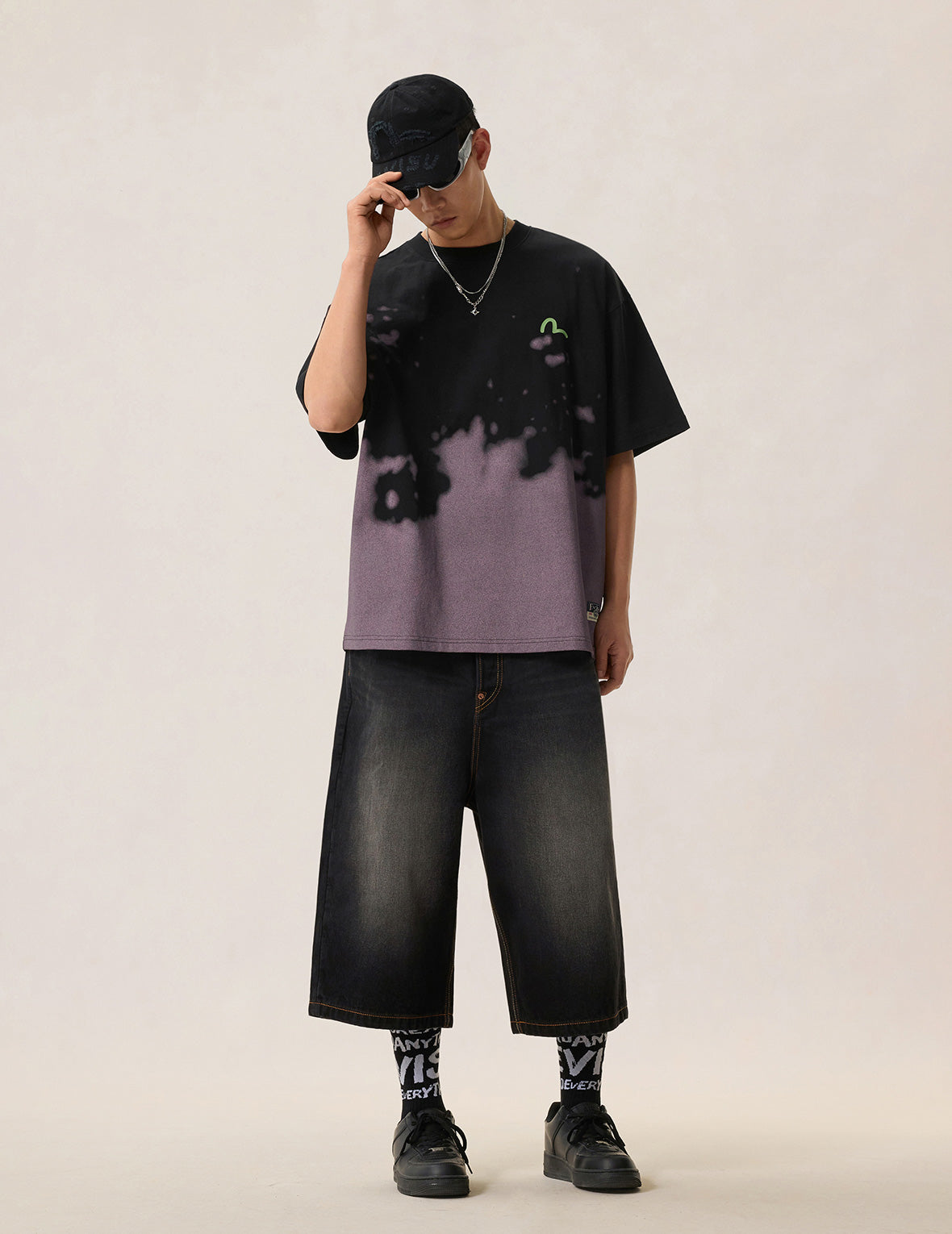 Baby Angel and Graffiti Print Dip-Dye T-shirt