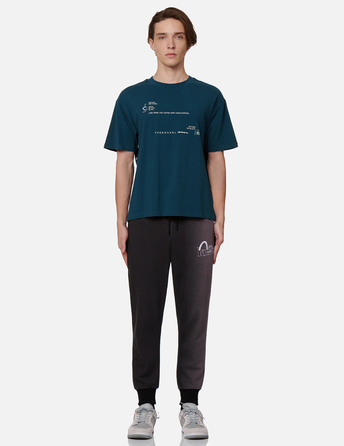 Logo and Slogan Print T-shirt