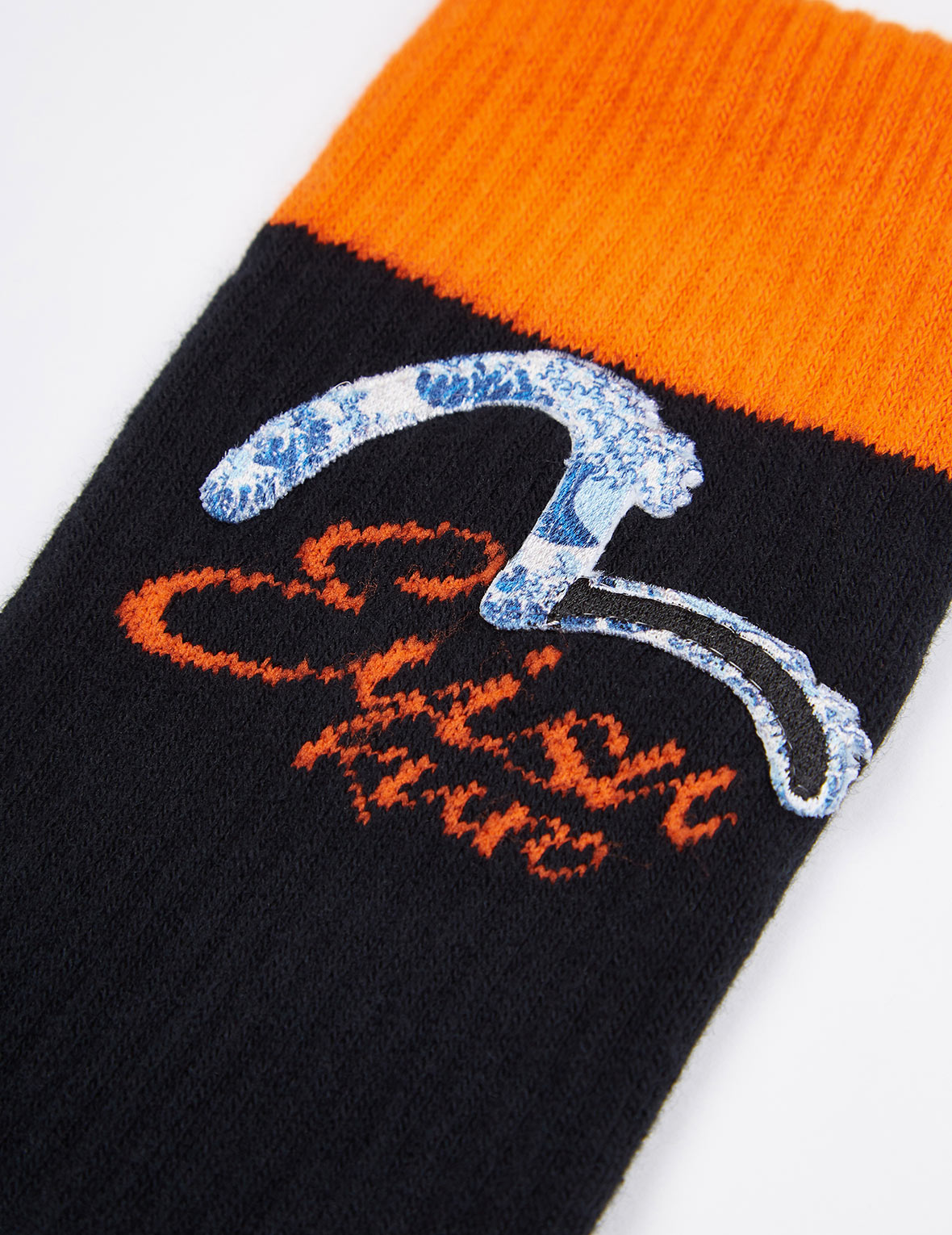 <p>Designed with an orange and black palette, this pair of socks also comes with EVISUKURO logo jacquard and wave pattern seagull embroidery. The slogan of “No bullshit per serving” can be found at the bottom for a cool take.</p><li>Seagull embroidery, EV
