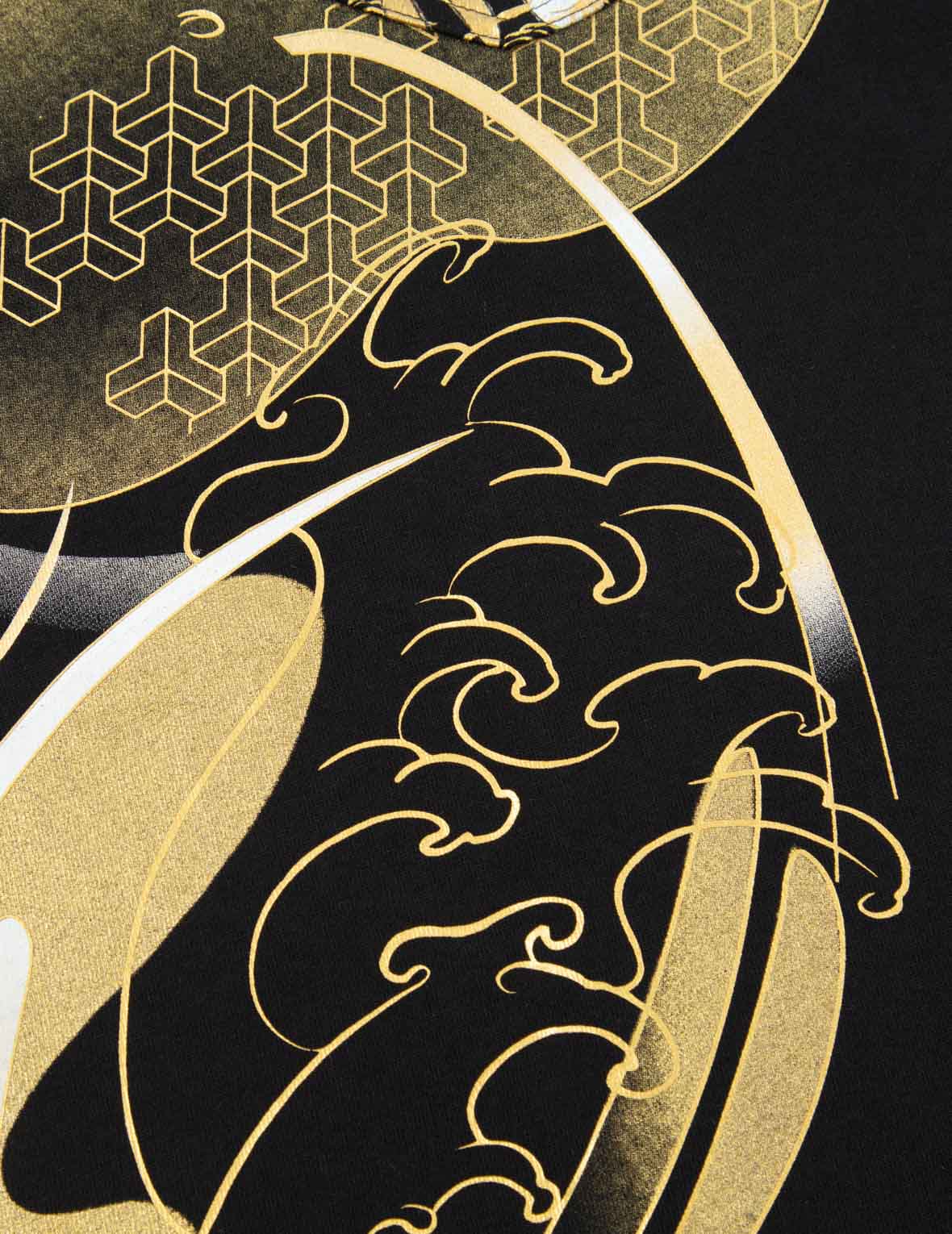 Multi-Pocket Foil-Print T-Shirt