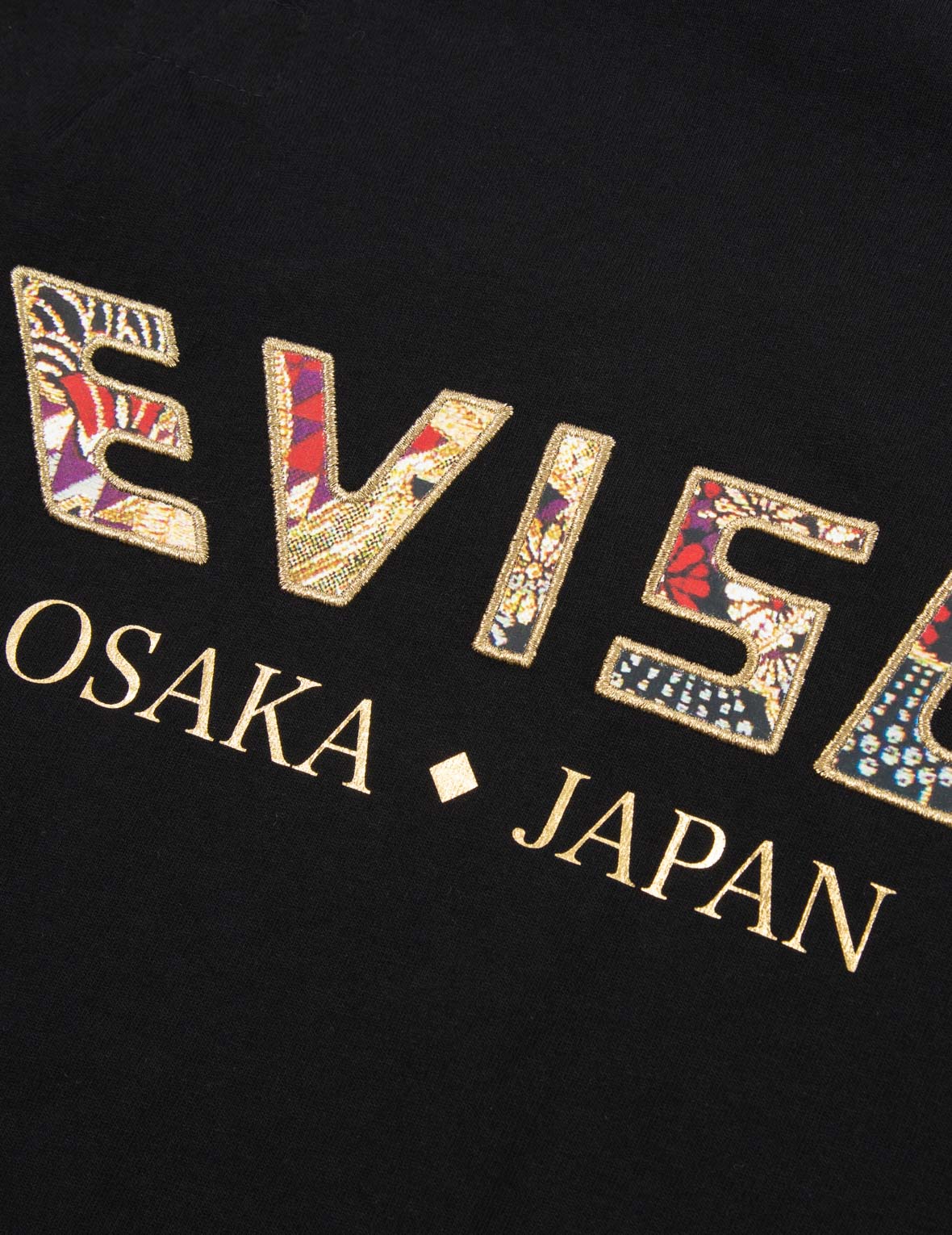 Multi-Pocket Foil-Print T-Shirt
