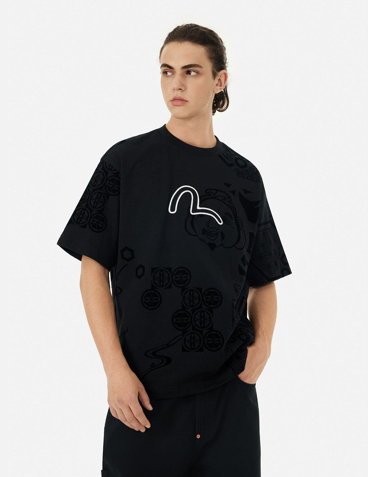 Seagull Embroidery and Allover Flocking Patterns Relax Fit T-shirt