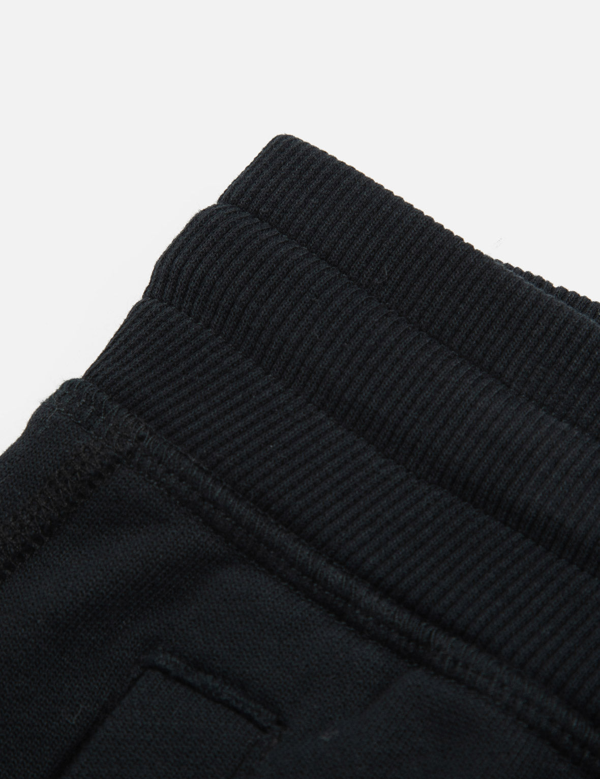 雄鷹與松樹圖案刺繡運動短褲