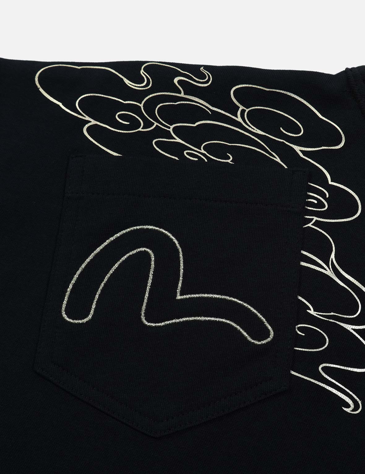 Brocade-pattern Seagull Appliqué Multi-Pocket T-Shirt