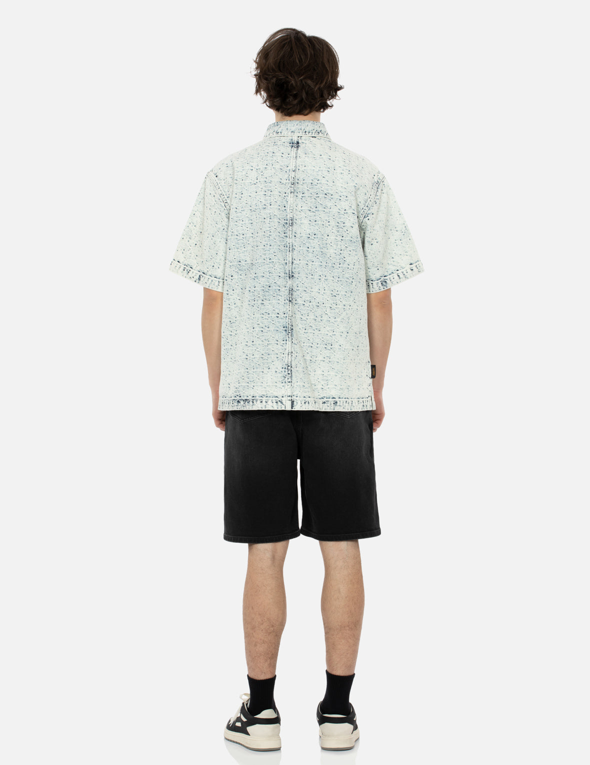 Seagull Appliqué Embroidery and Godhead Print
Relax Fit Denim Shorts
