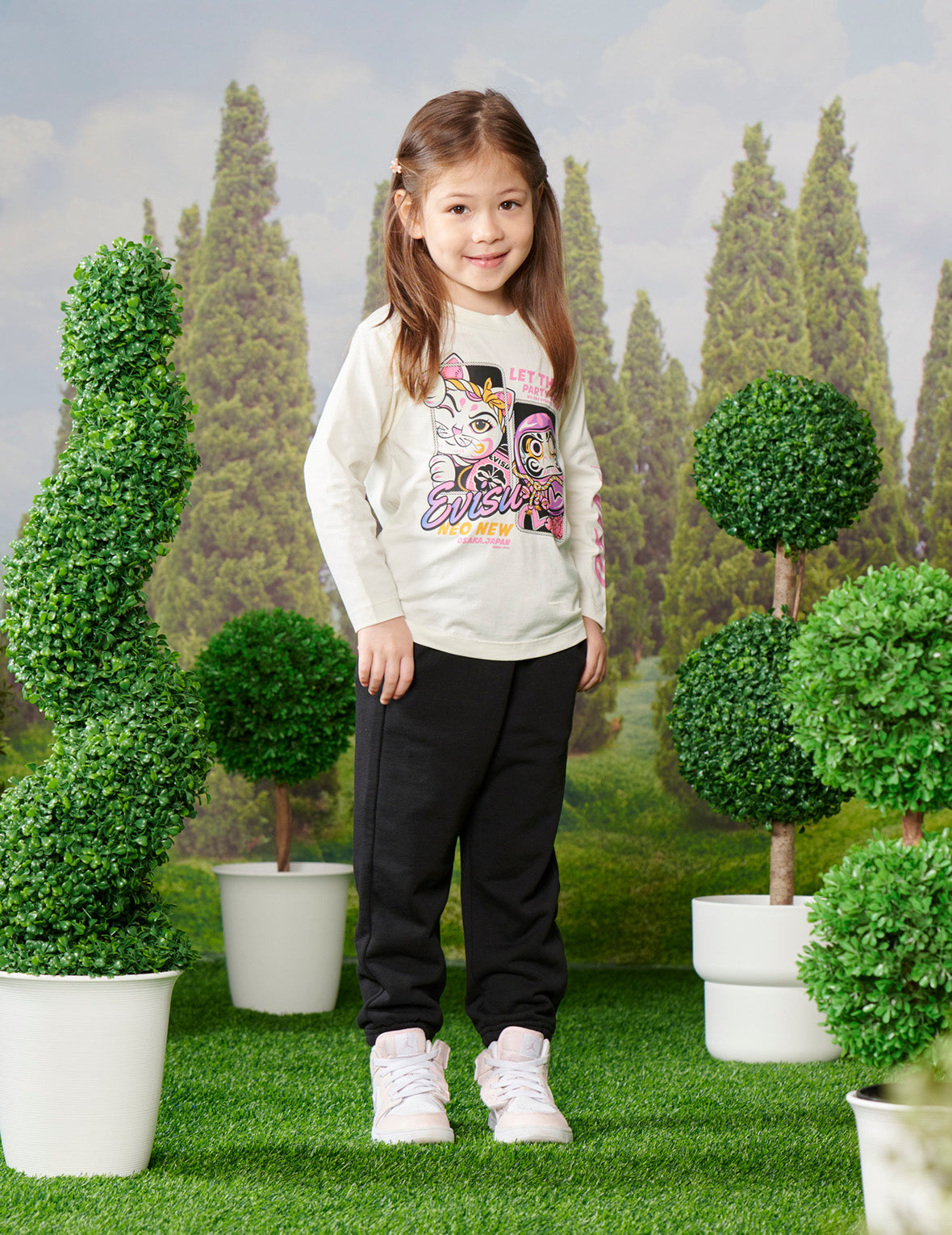 Fortune Cat and Daruma Daicock Print Regular Fit Sweatpants